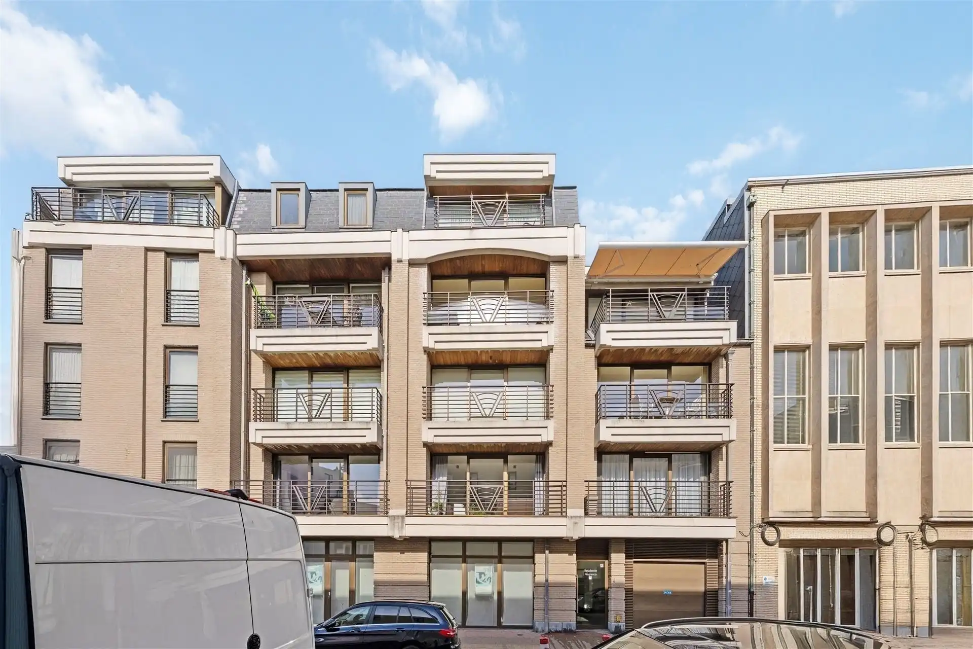 CENTRALE LIGGING / STAANPLAATS foto 25