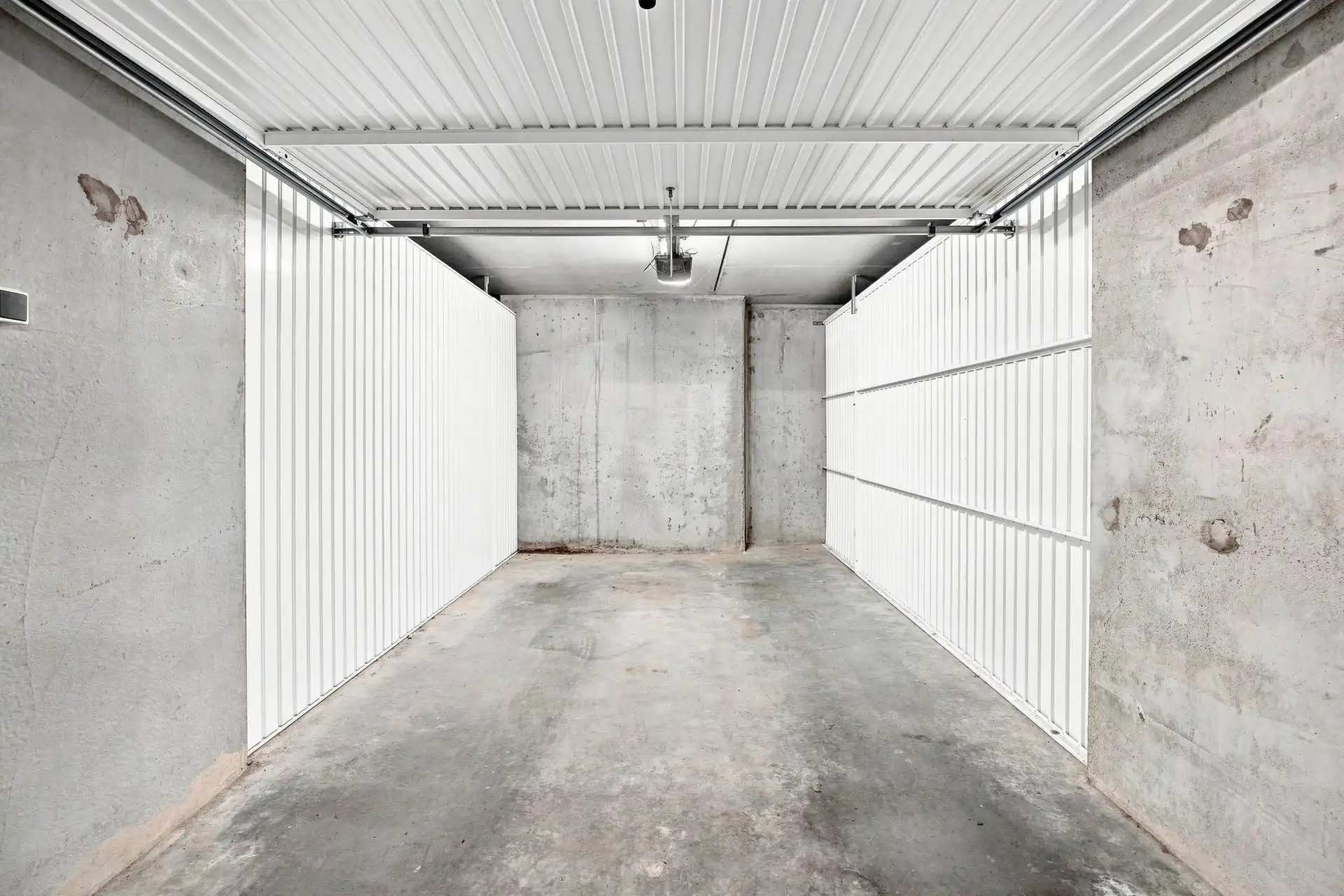 GESLOTEN GARAGE / JACHTHAVEN - CENTRUM foto 5