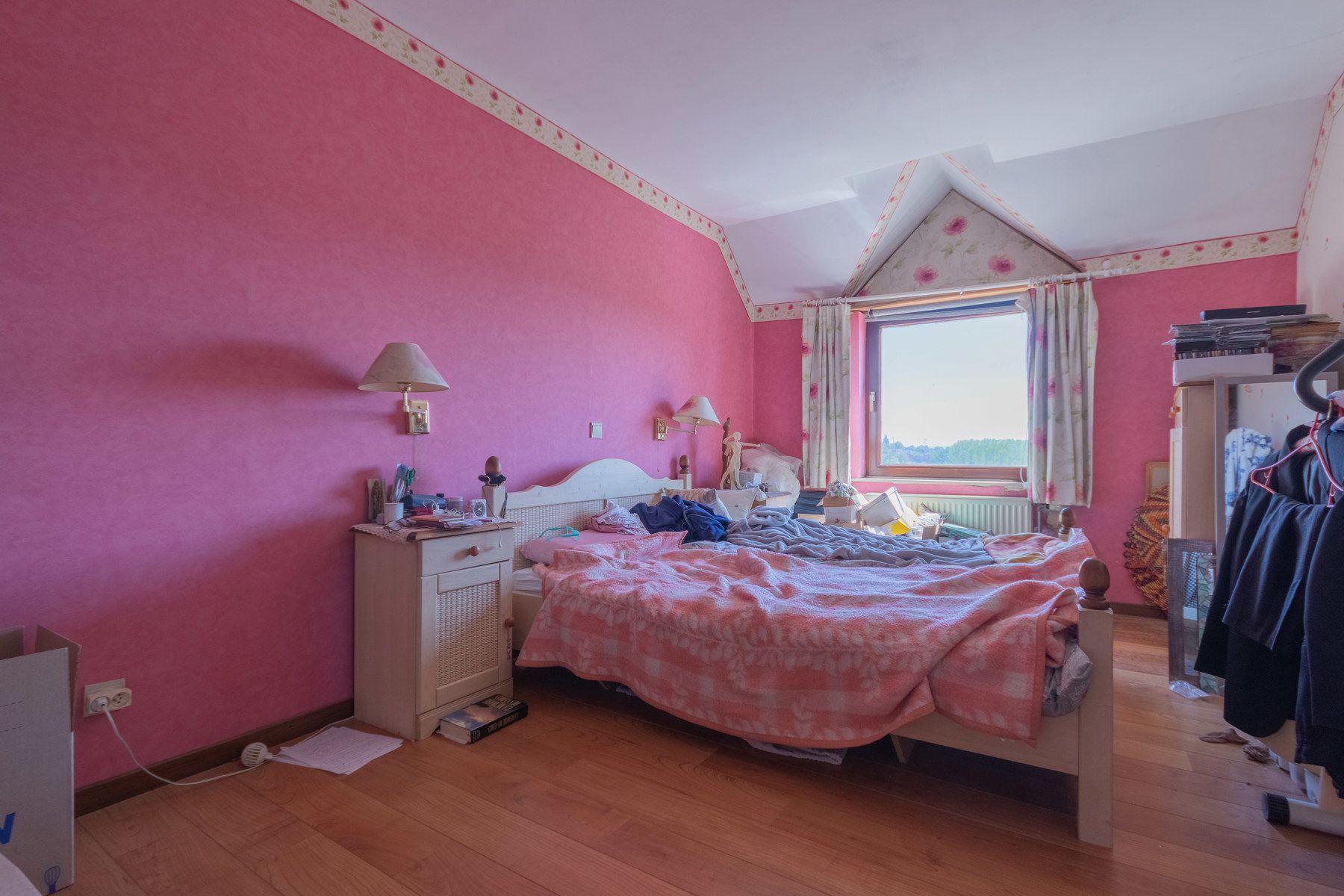 Landelijk gelegen woning met 3 slaapkamers en garage foto 14