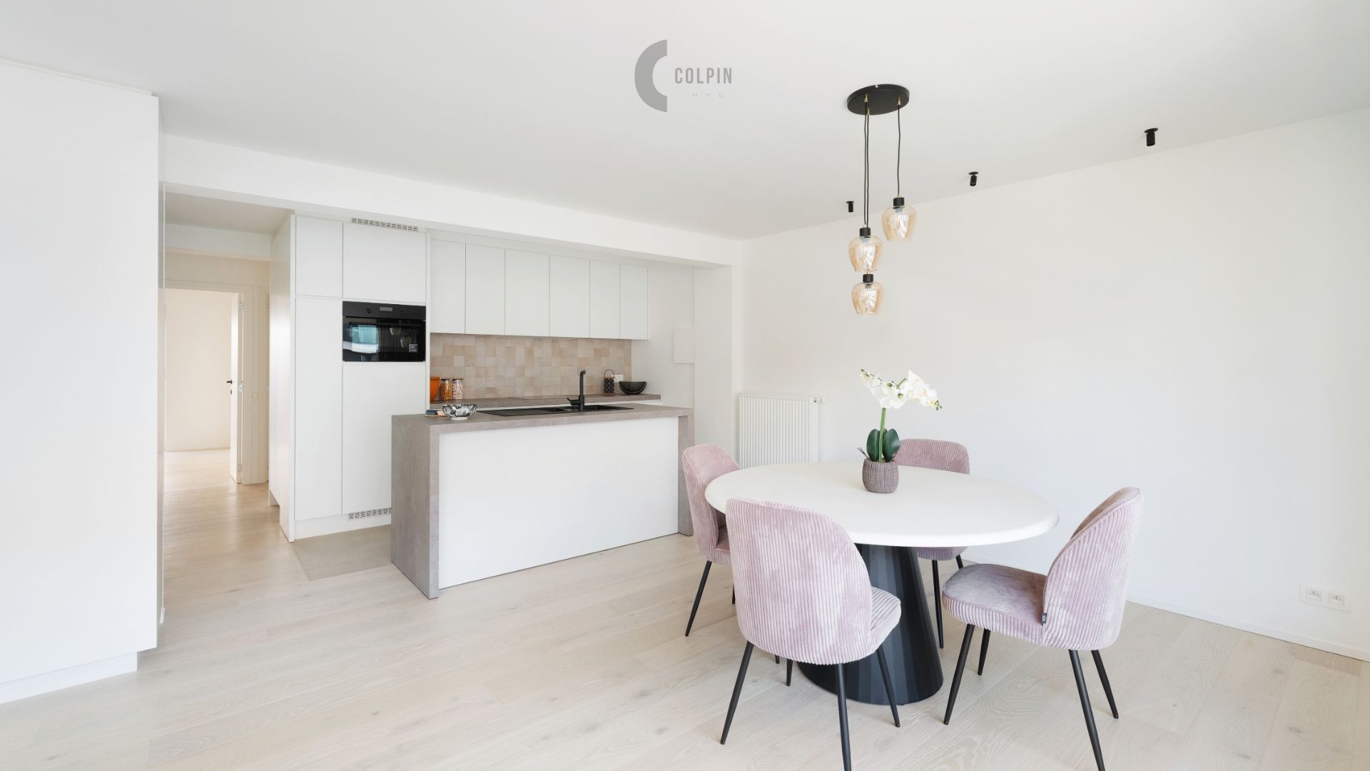 Instapklaar, gerenoveerd appartement op toplocatie vlakbij het strand en Heldenplein foto 4