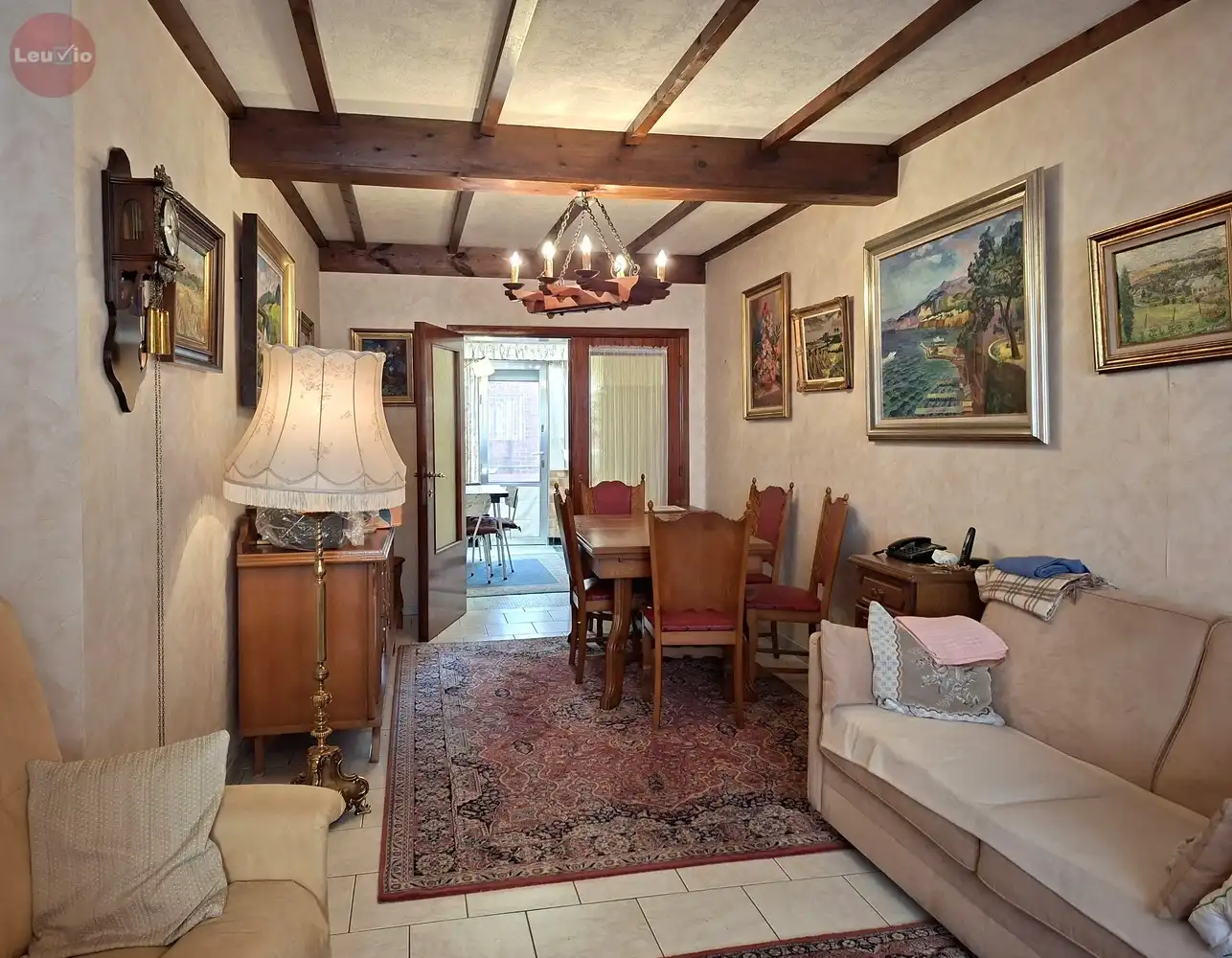 Goed gelegen woning // 2 slaapkamers + zolder om af te werken foto 3