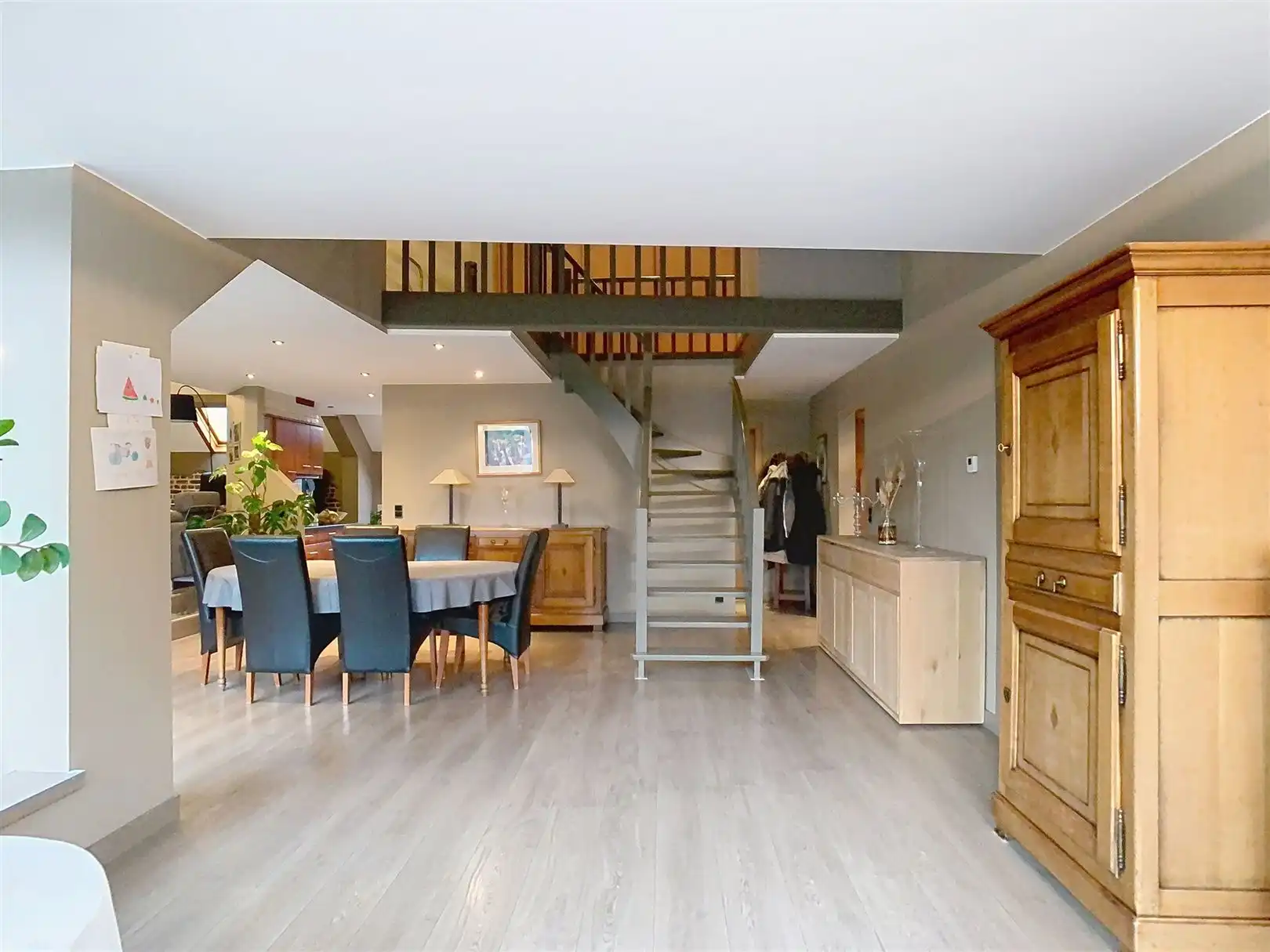 Gebouw met ruim 4 slaapkamer appartement en gelijkvloerse handelszaak foto 18