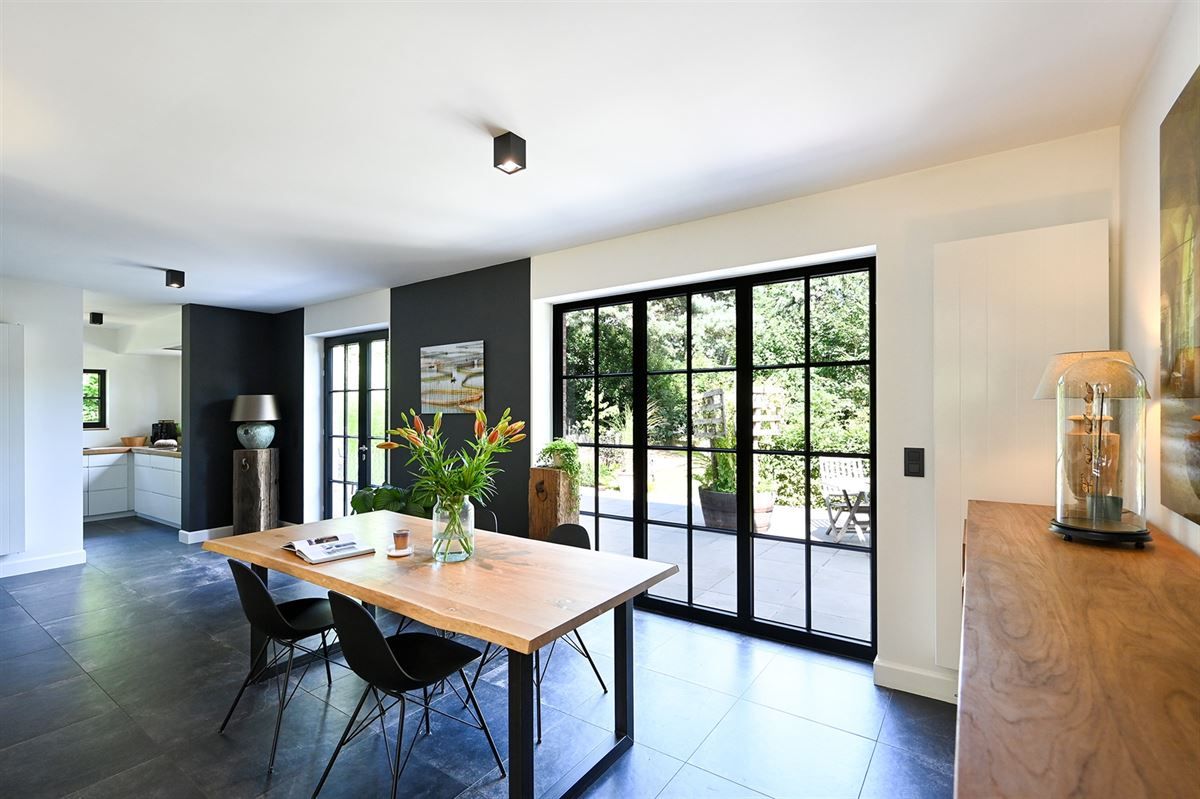 Charmante villa in hartje Brasschaat foto 7