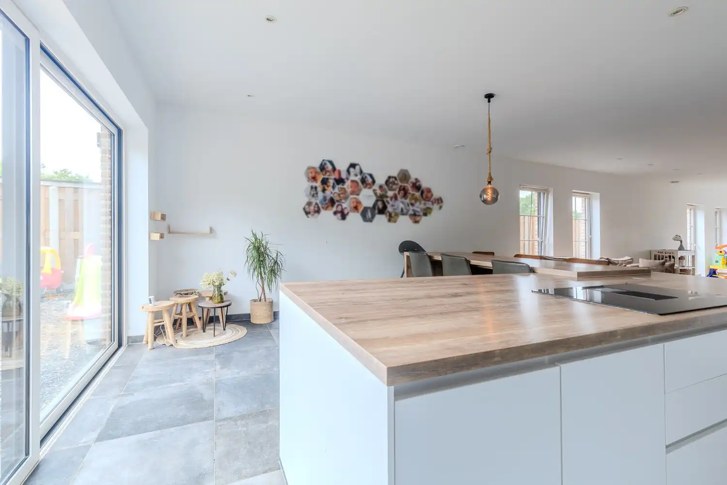 Ruime woning  op een perceel van 7a62ca met 5 slaapkamers en 2 badkamers in Stokkem foto 16