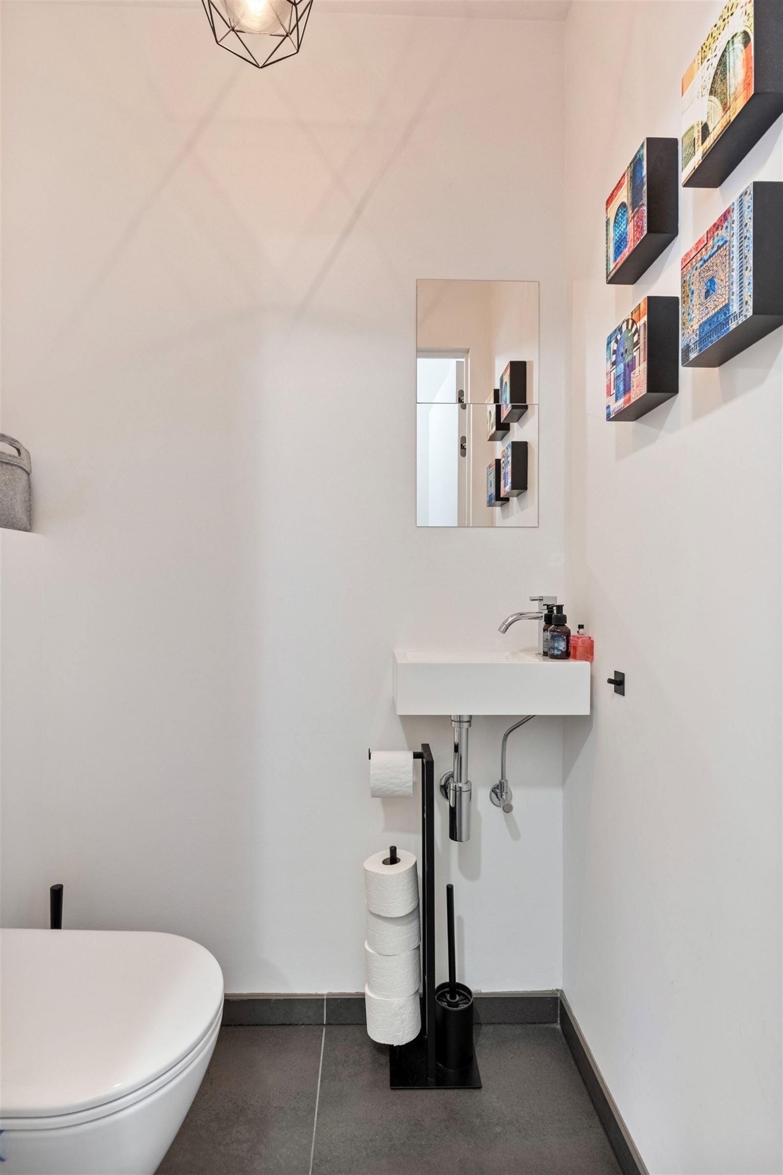 Modern gerenoveerd 2 slaapkamer appart. foto 8