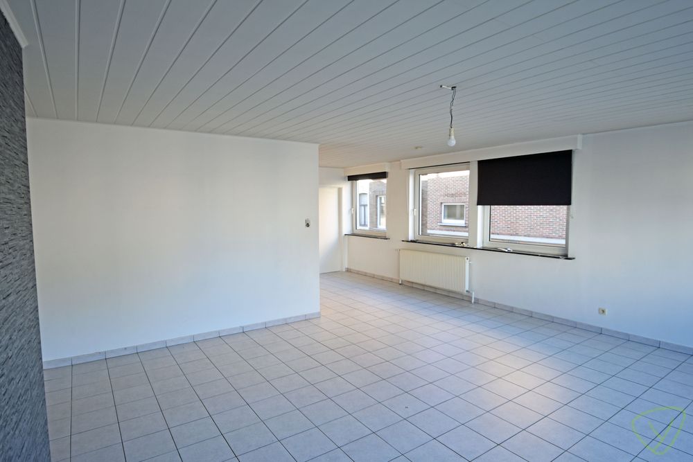 Ruim appartement gelegen nabij de Markt van Eeklo foto 5