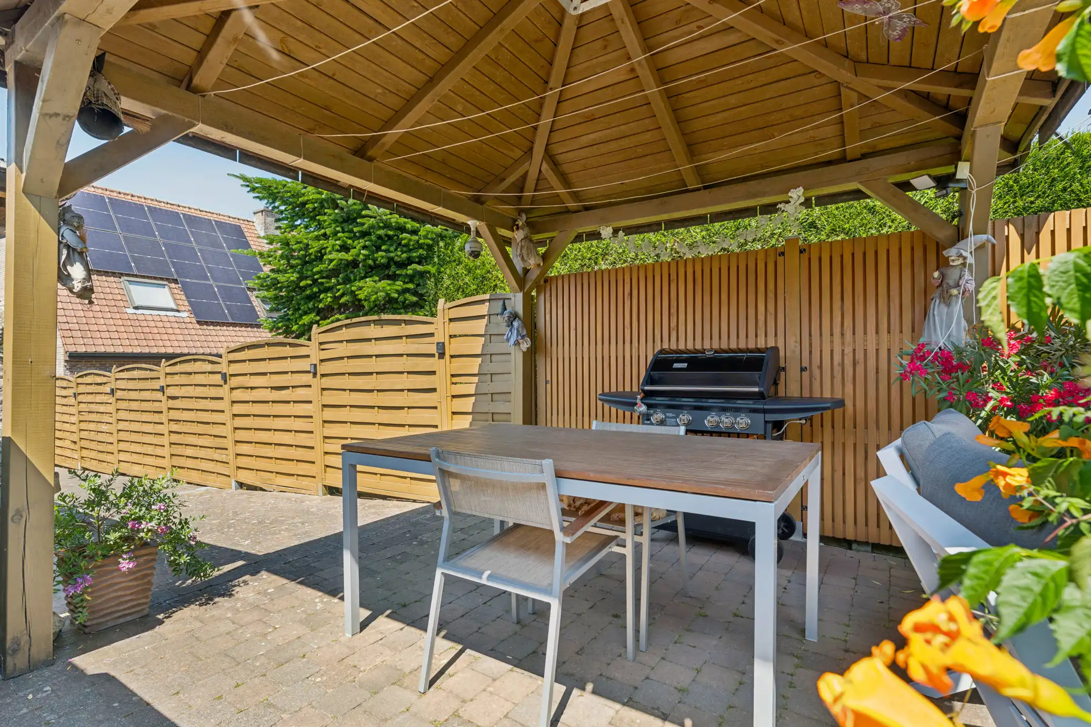 Gezinswoning met 3 slks en uitzonderlijk grote tuin foto 23