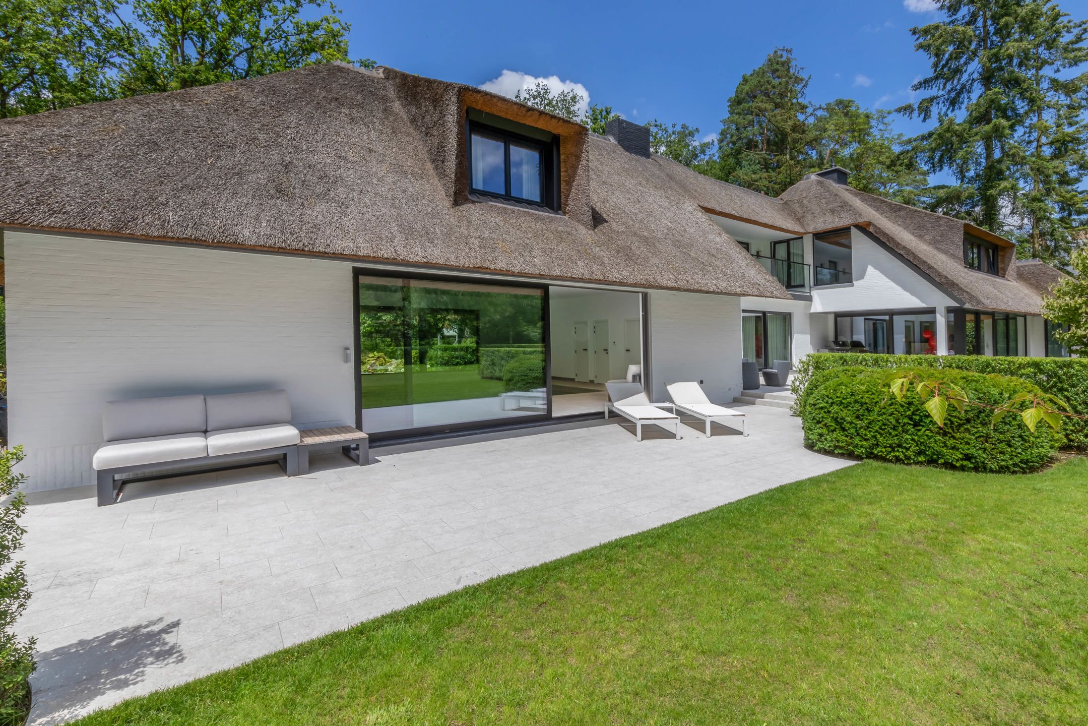 Luxe gerenoveerde villa met binnenzwembad op een topligging! foto 22