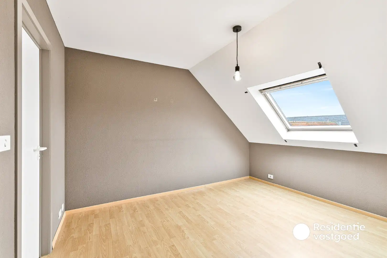 Duplex-appartement in rustige residentie met twee slaapkamers en terras foto 19