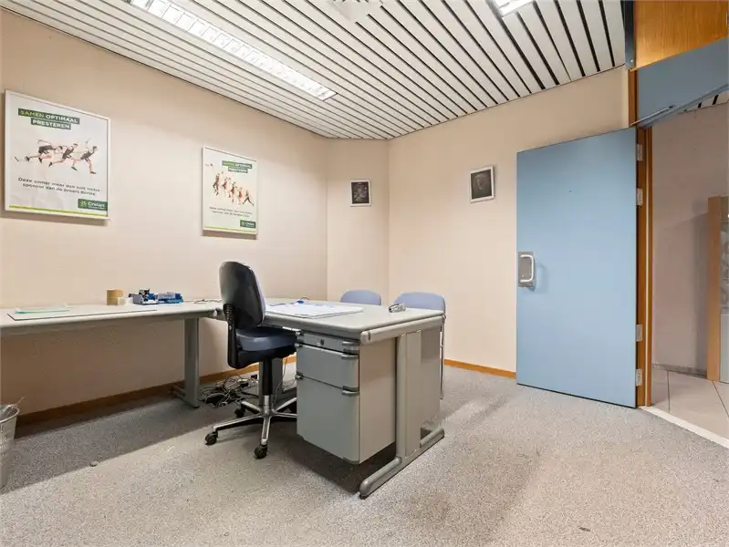 OPBRENGSTEIGENDOM MET HANDELSRUIMTE EN DUPLEX-APPARTEMENT IN SINT-TRUIDEN foto 12