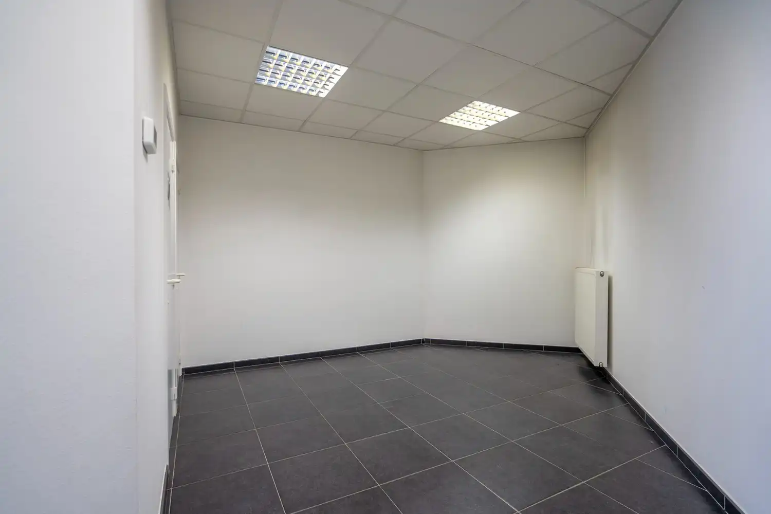 KANTOOR MET GARAGE foto 8