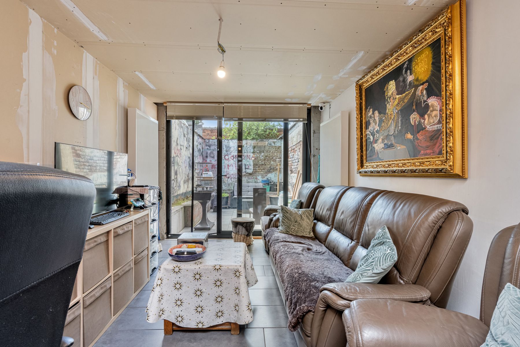 Verder af te werken stadswoning met garage op toplocatie foto 4