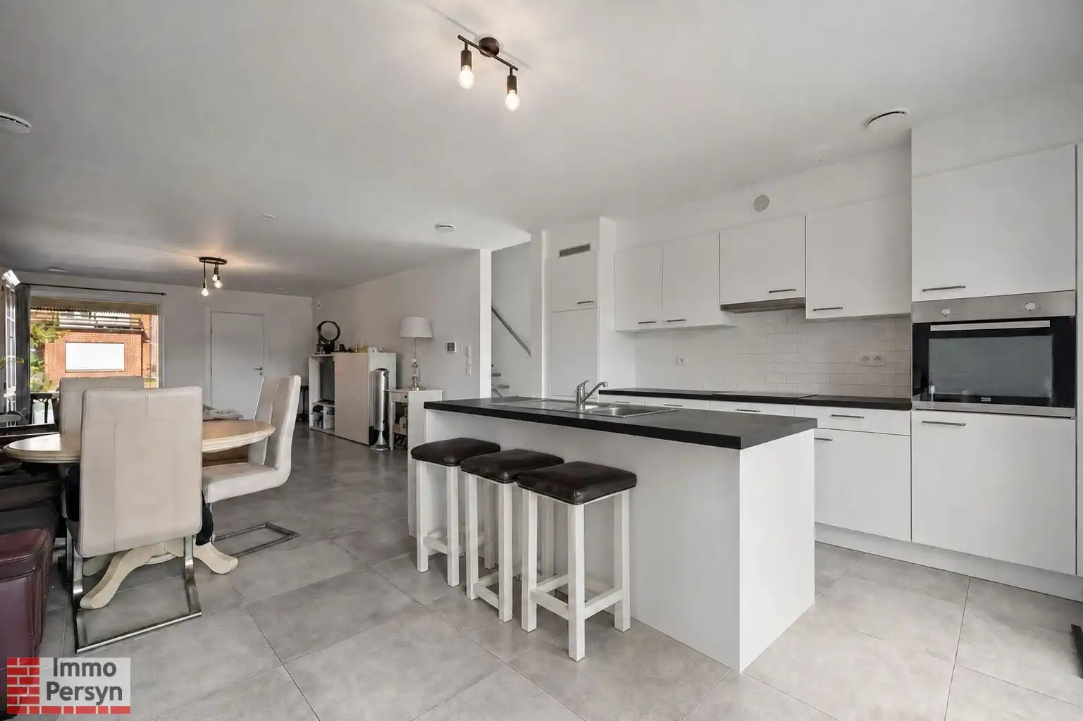 Energiezuinige recente gezinswoning  met 3 slaapkamers, garage en tuin te Leopoldsburg foto 5