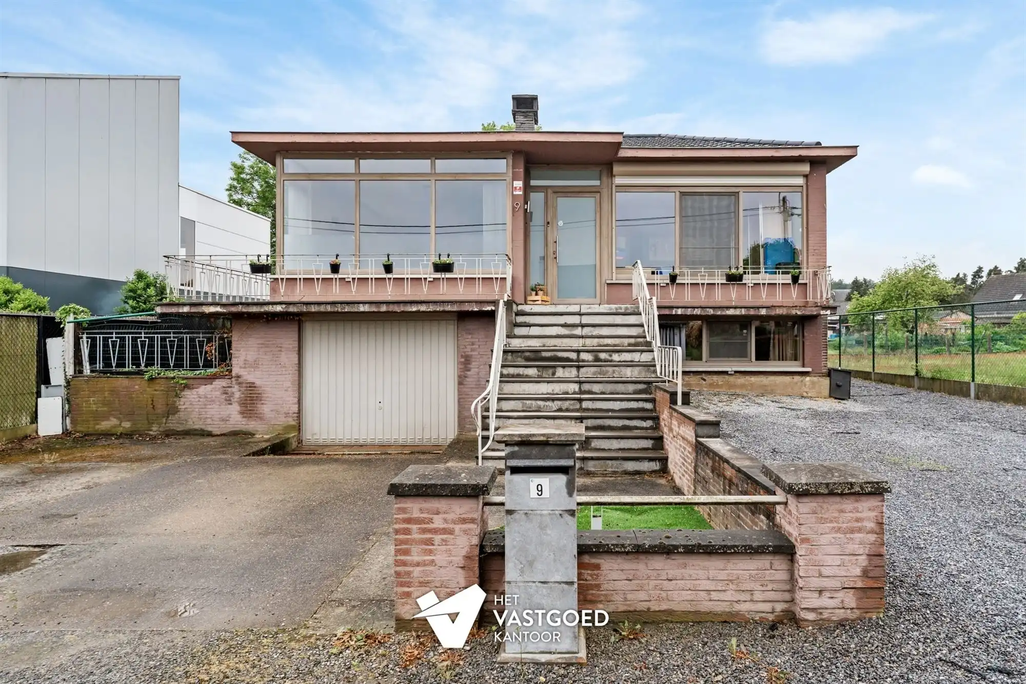 GERENOVEERDE WONING MET 4 SLAAPKAMERS GELEGEN OP EEN RUIM PERCEEL VAN 11A35CA TE SCHERPENHEUVEL foto 2