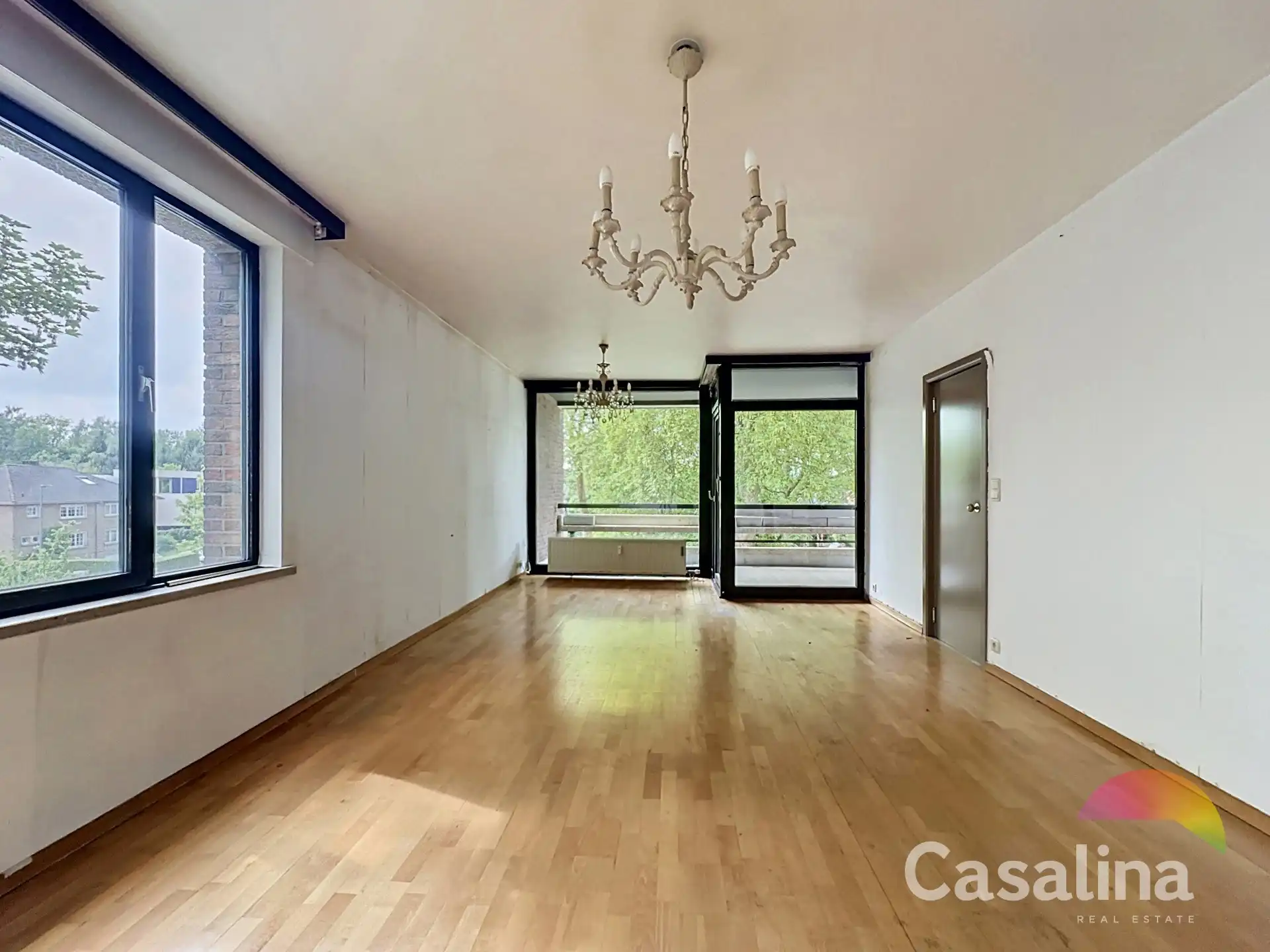 Appartement van 88m² met terras TE RENOVEREN foto 4