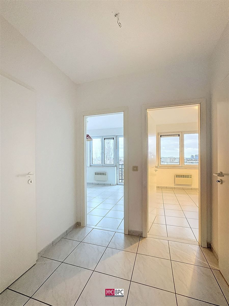 Ruim en modern appartement met terras foto 8
