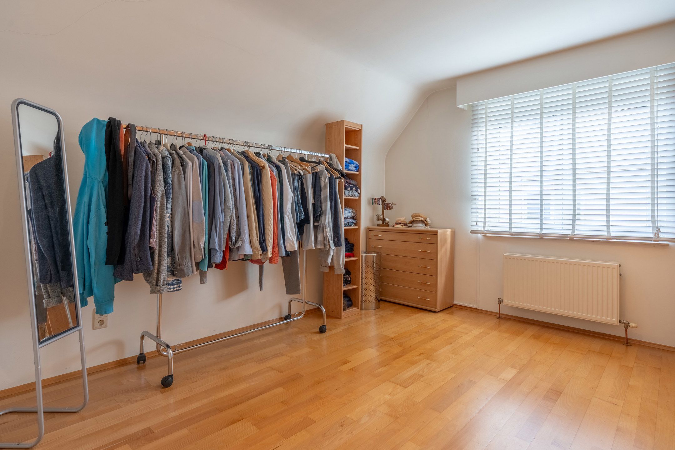 Ruime gezinswoning met 4 slpk's, tuin en garage te Turnhout. foto 18