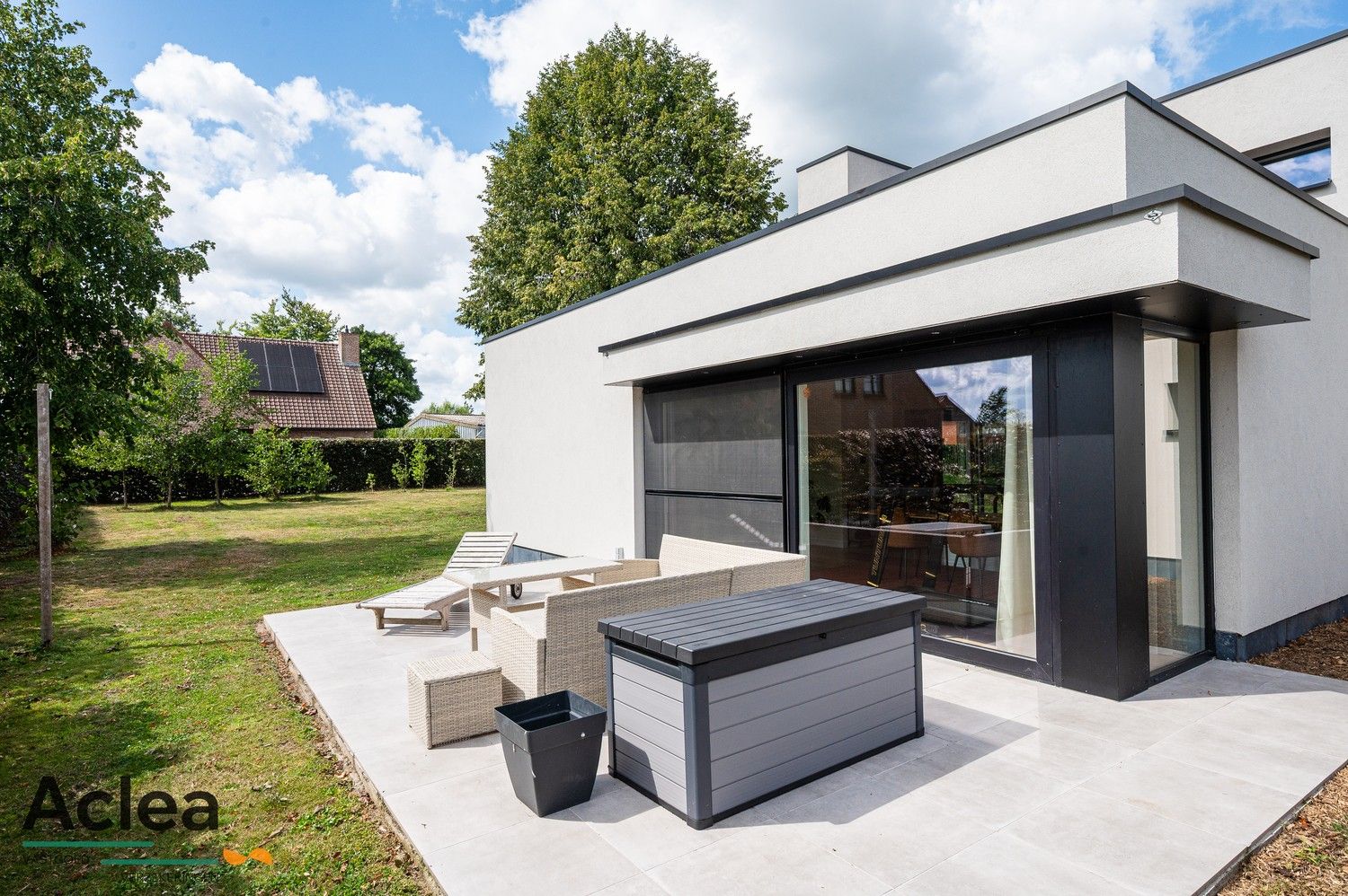 Stijlvolle, ruime woonst op een mooi perceel foto 29