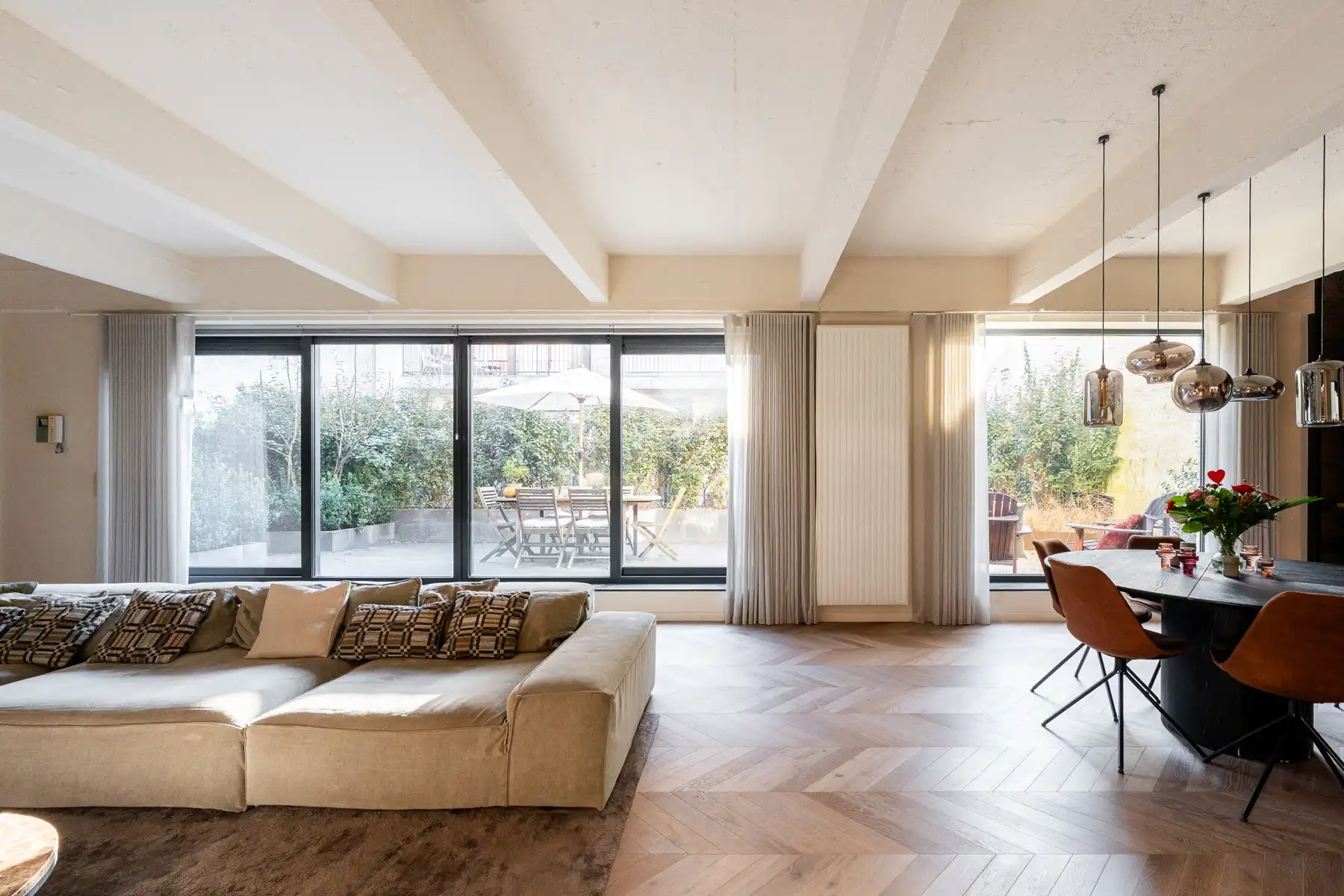 Luxueus appartement met tuin en parking op ‘t Zuid foto 16