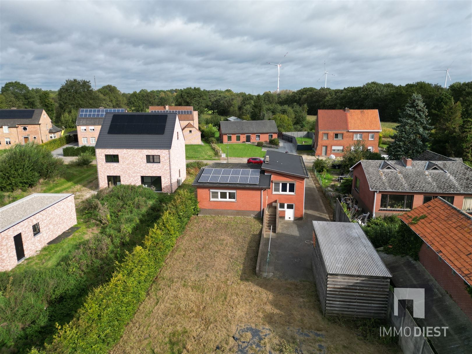 Landelijk gelegen woning op 11,90 are met 3 slaapkamers en ruime kelder foto 3