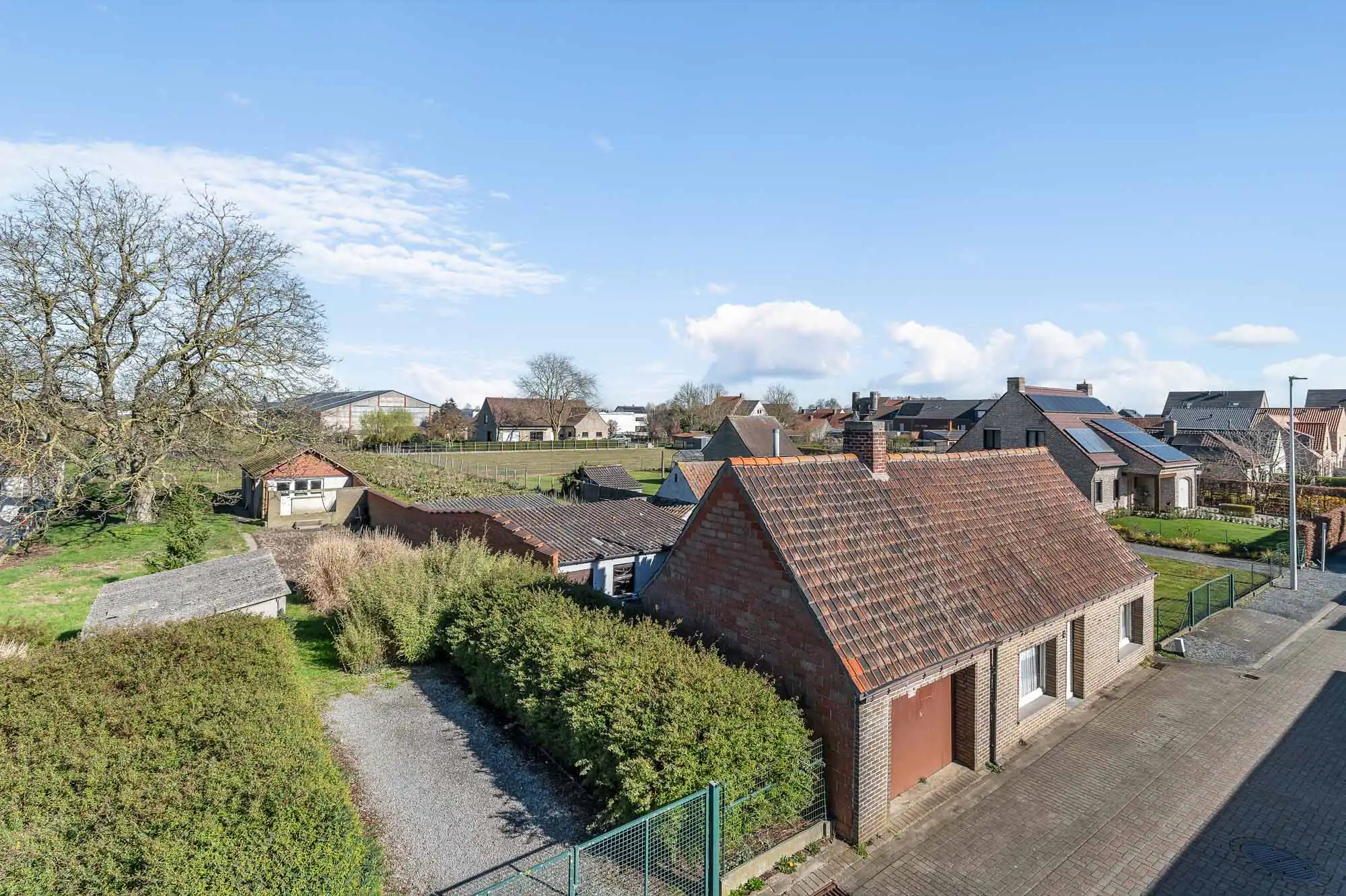 Bouwgrond met af te breken woning op toplocatie in Vinkt foto 5