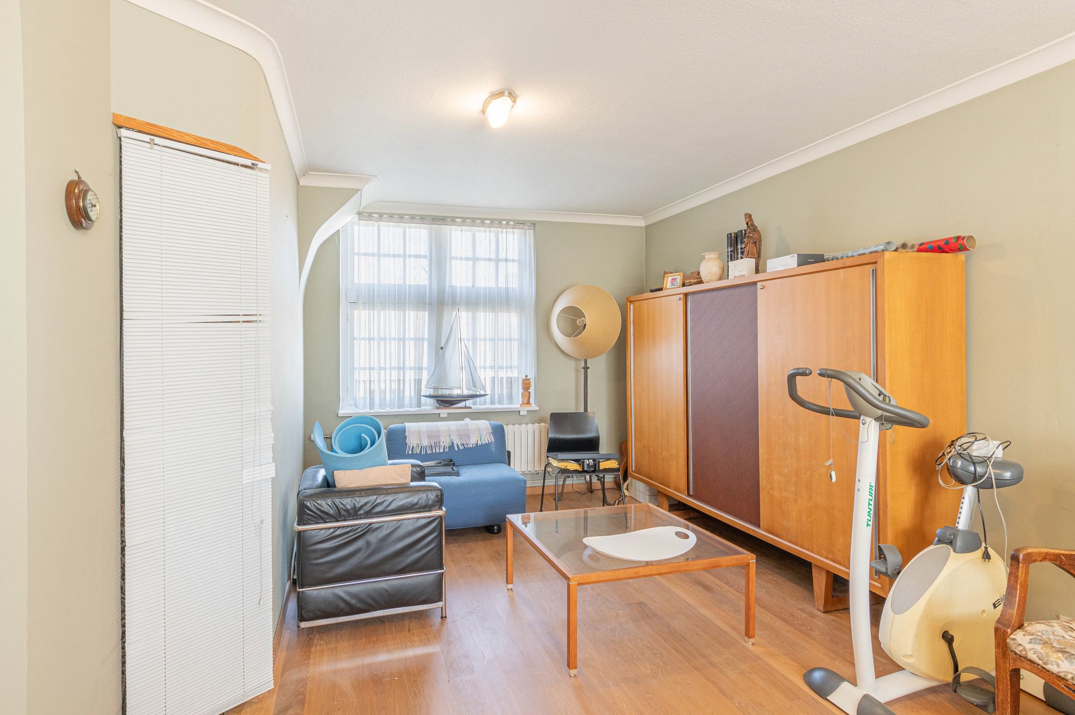 Riante woning met grote praktijkruimte foto 34