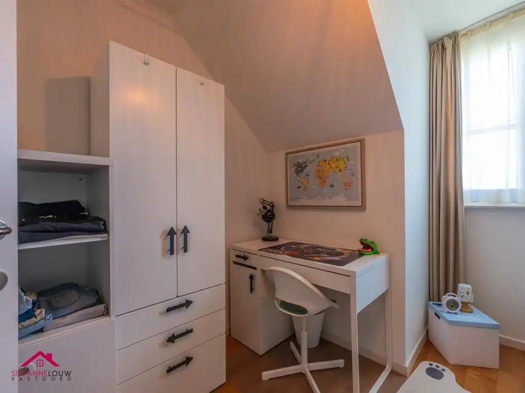 Charmante, ruime half-vrijstaande gezinswoning foto 36