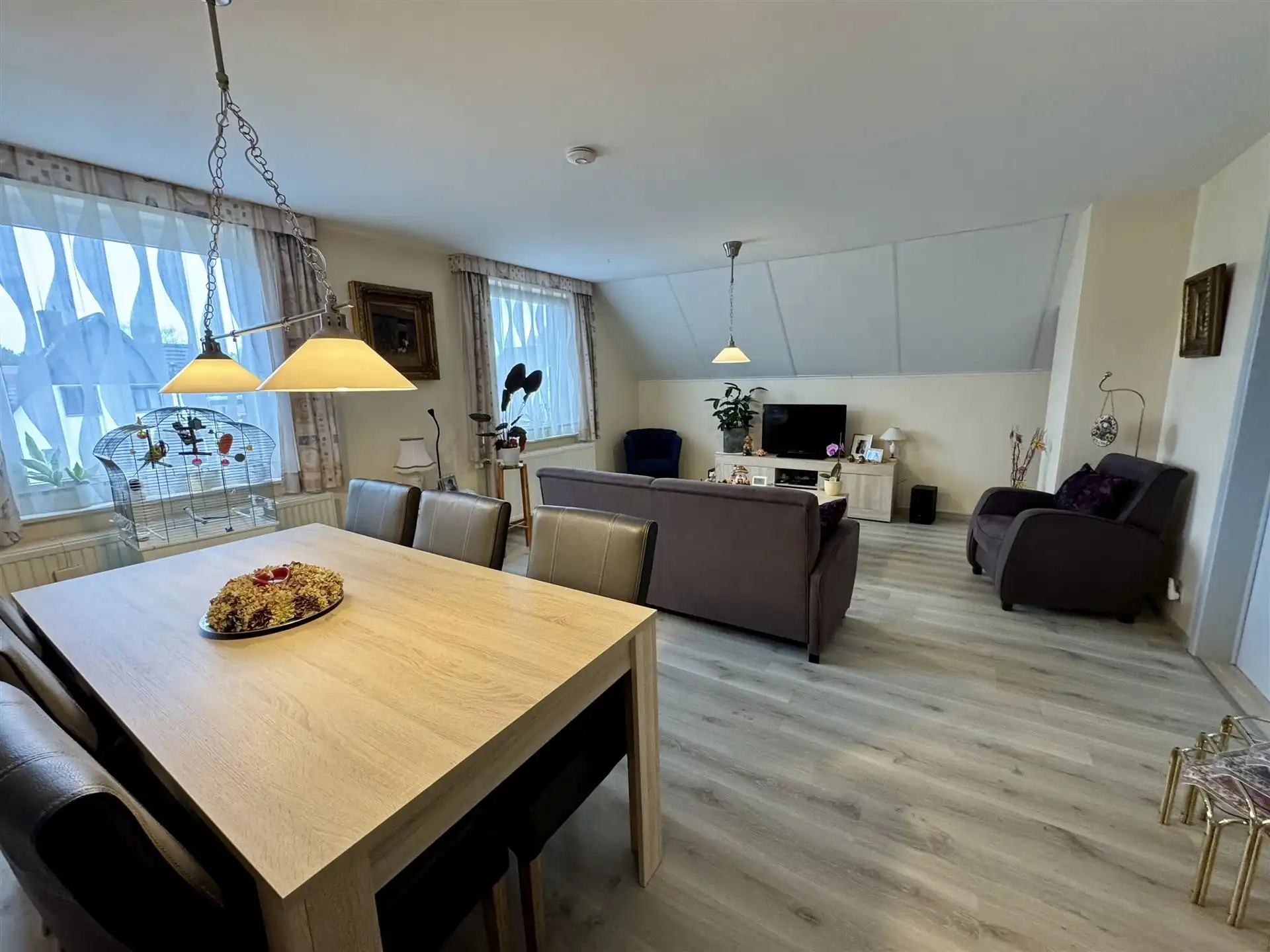 Vrijstaande woning die gebruikt kan worden als twee-woonst foto 18