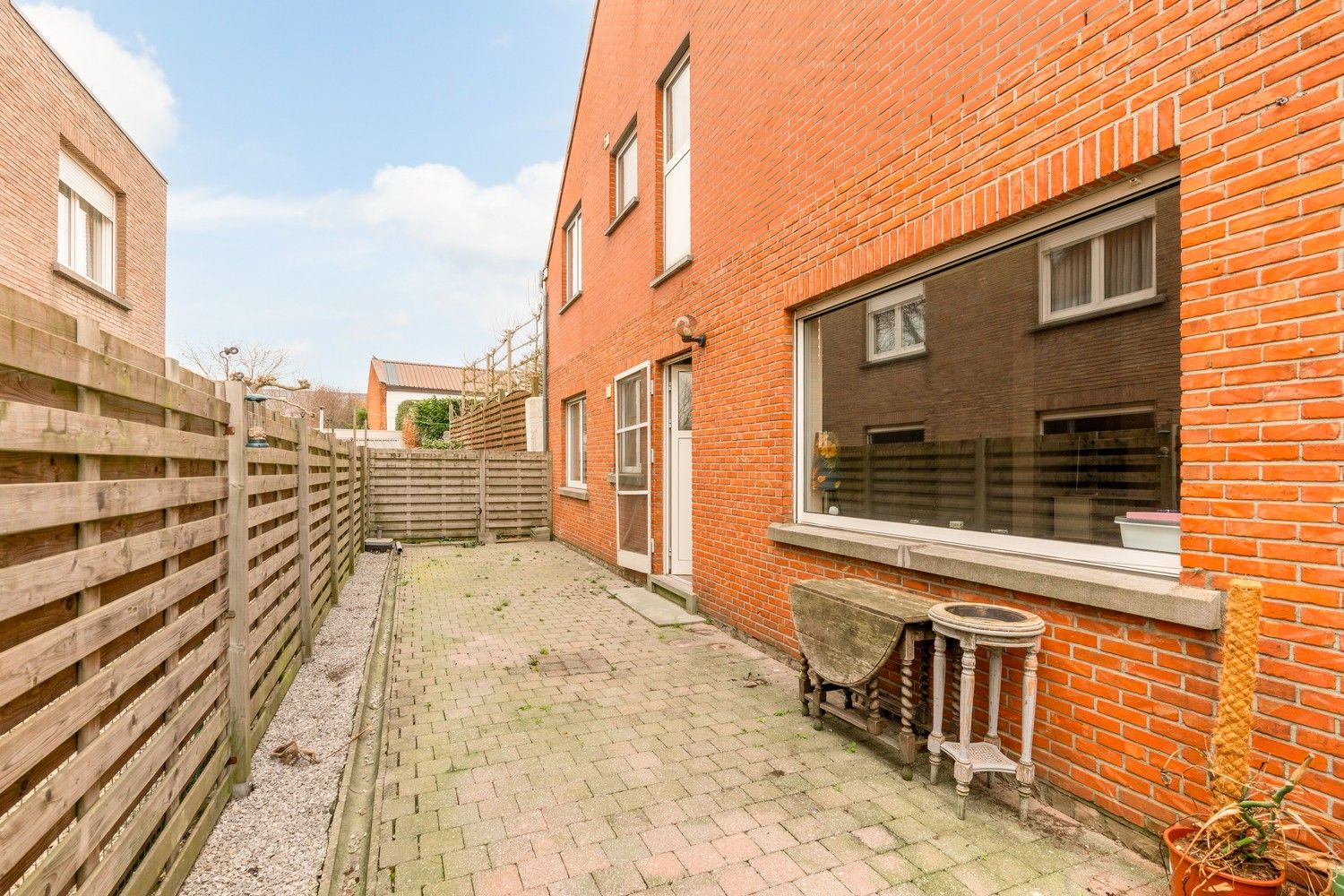 Gelijkvloers appartement met groot terras op gunstige locatie! foto 11