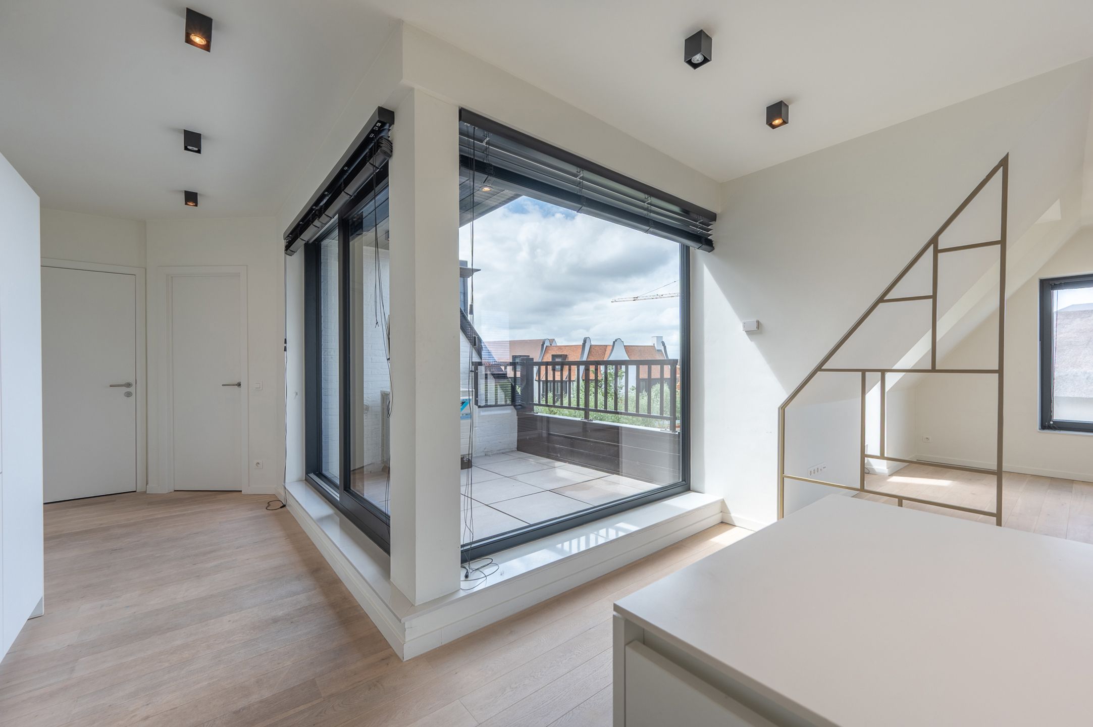 Stijlvol PENTHOUSE met 2 slaapkamers en terras - DUINENWATER foto 8
