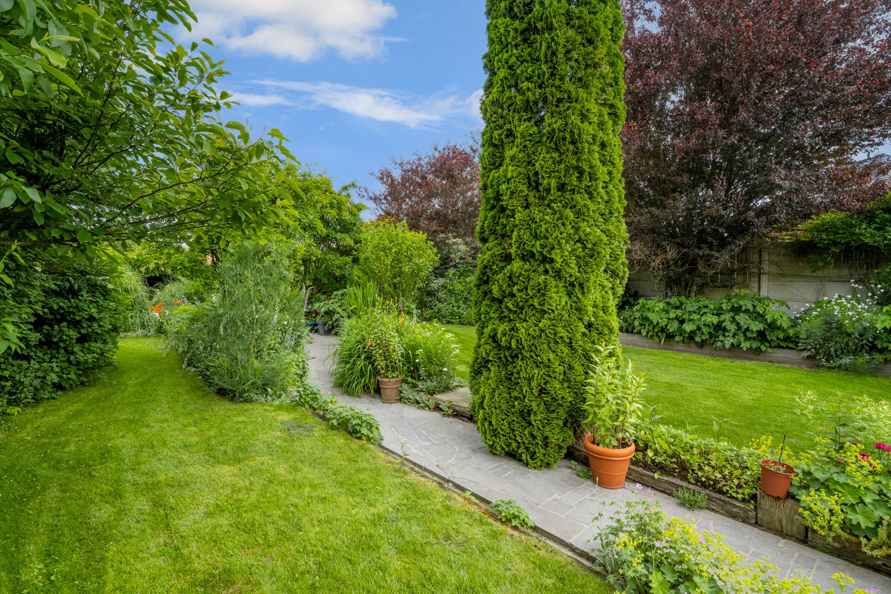 TE KOOP:Instapklare kwalitatieve woning met prachtige tuin! foto 25