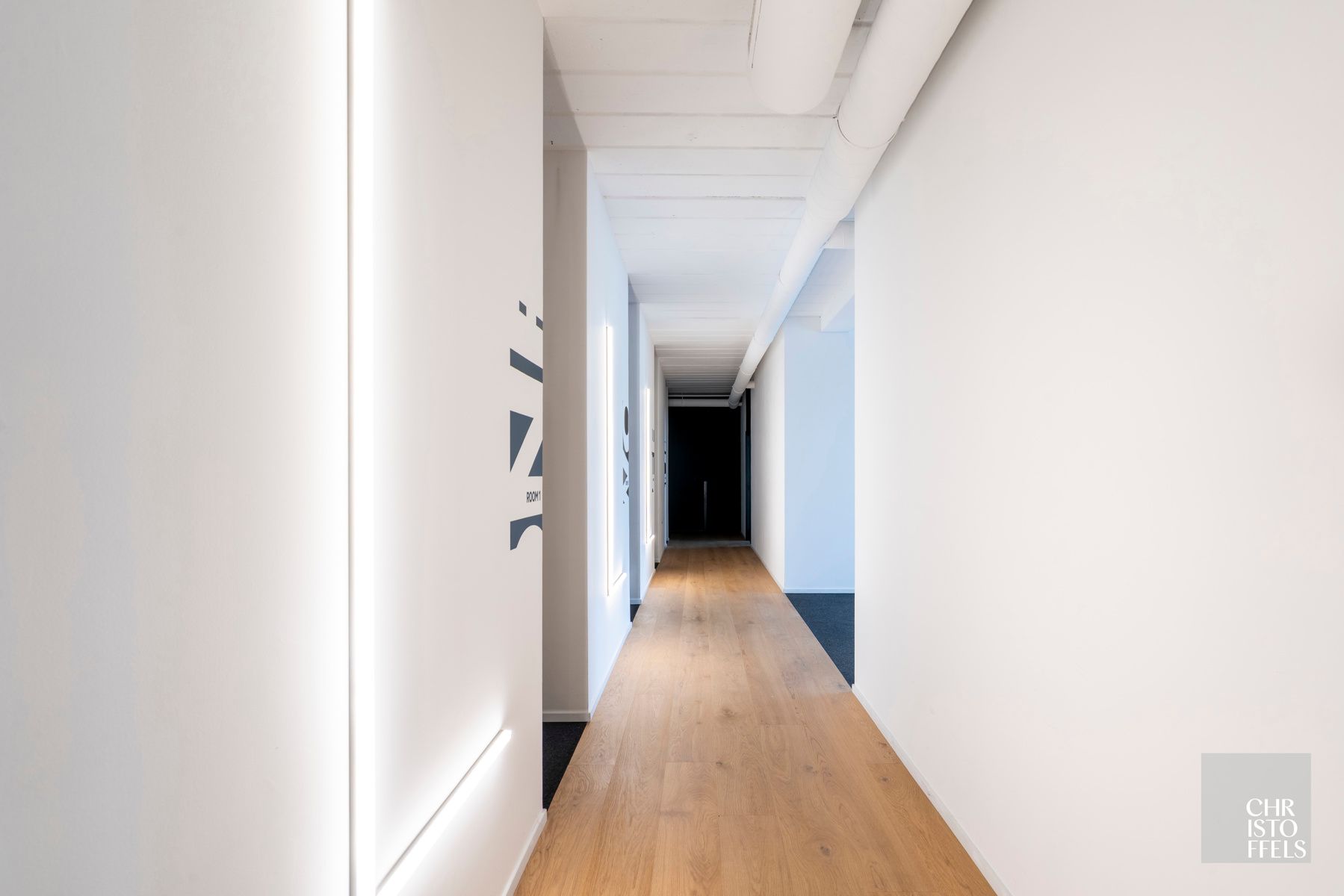 Bedrijfsgebouw (879m²) op een perceel van 1.888m² gelegen op een gunstige locatie!  foto 12