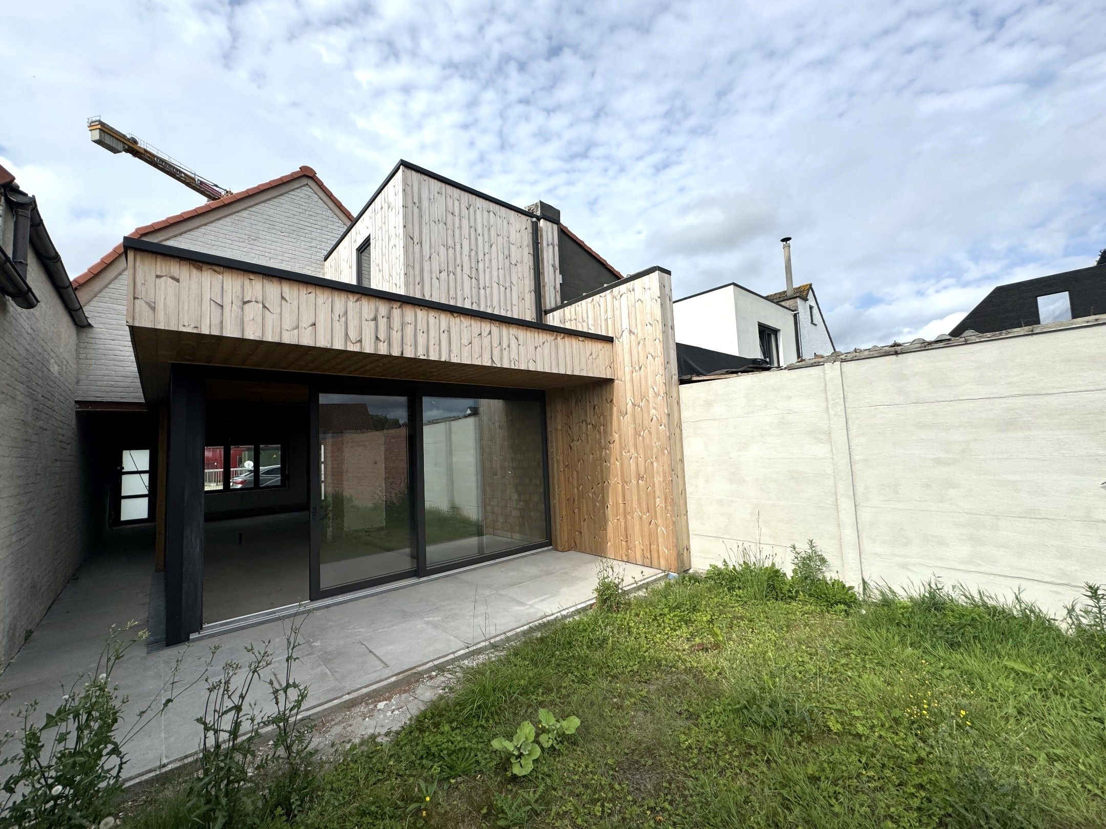 Verder af te werken woning met een zonnige tuin te Knokke foto 8