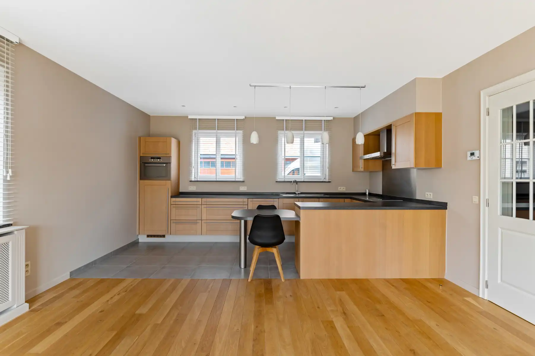 Luxueus  gelijkvloers appartement in centrum Schilde.  foto 9