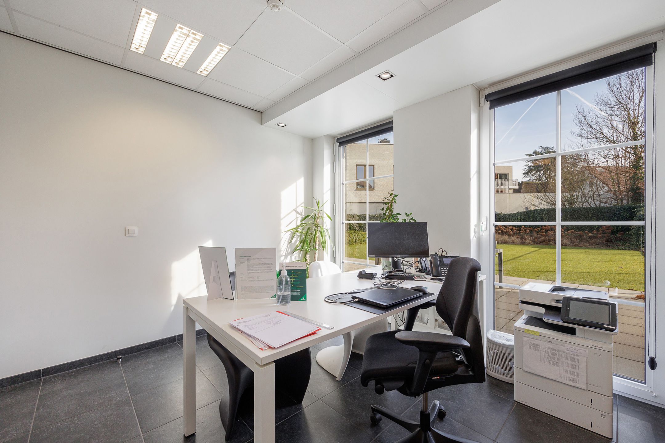 Kantoor 95 m² + tuin en 2 autostaanplaatsen op top locatie foto 15