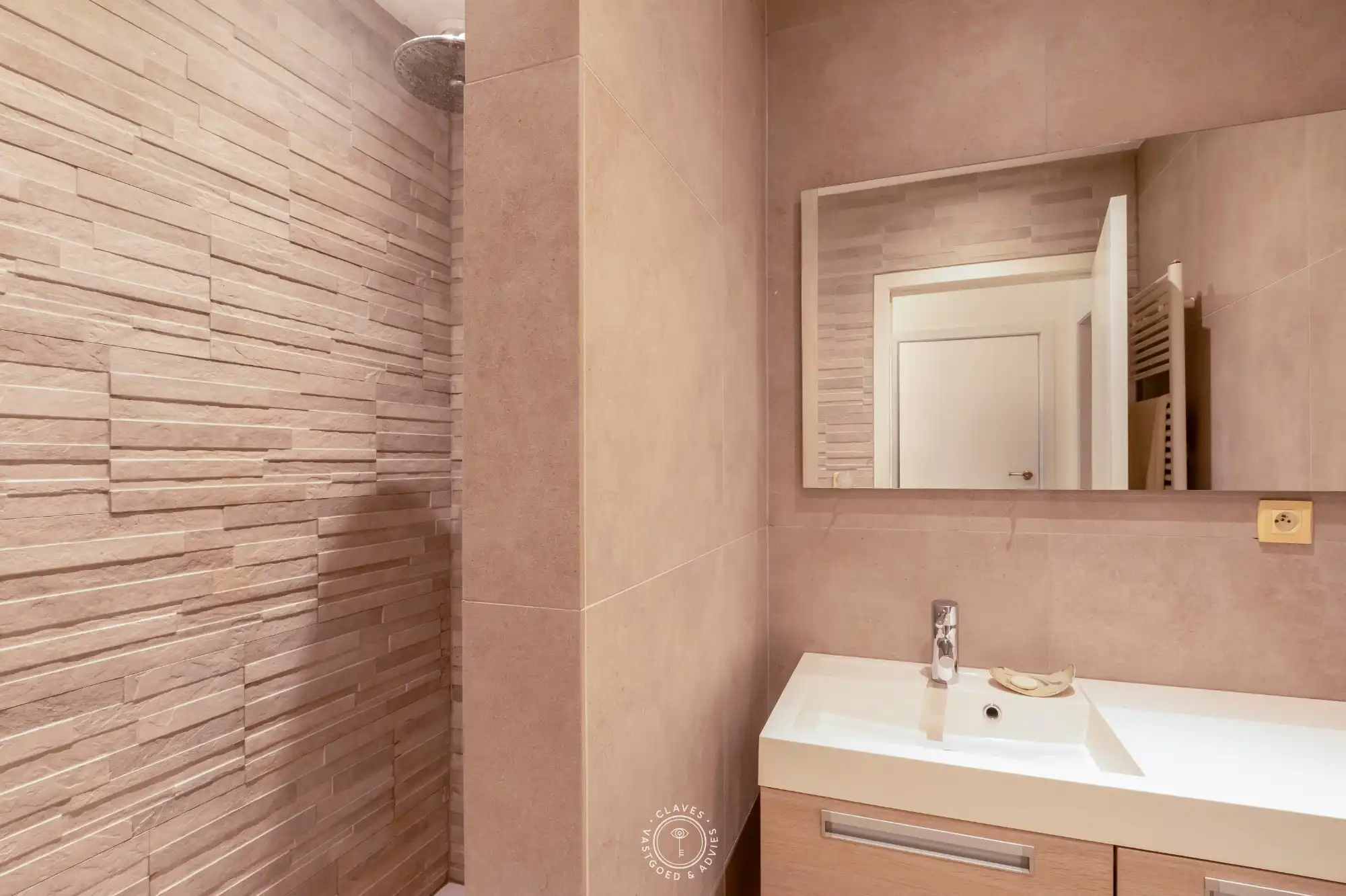 Ruim 219 m² en stijlvol duplex appartement met zonovergoten terrassen foto 16