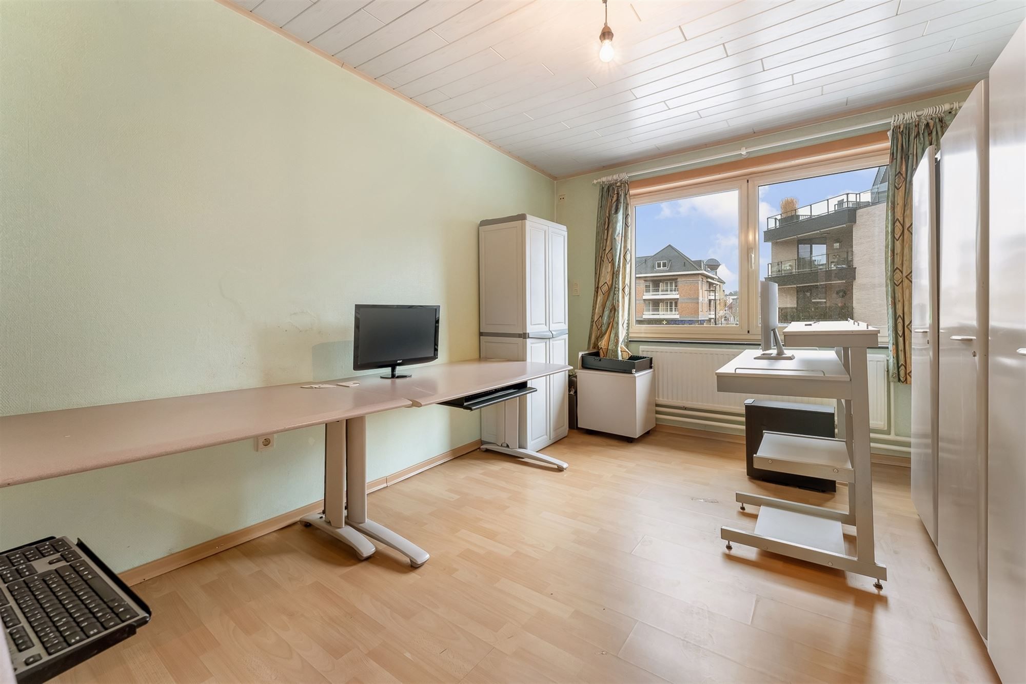 HORECA PAND MET GOEDE VISIBILITEIT EN RUIM APPARTEMENT GELEGEN P DE MARKT VAN BERINGEN foto 11