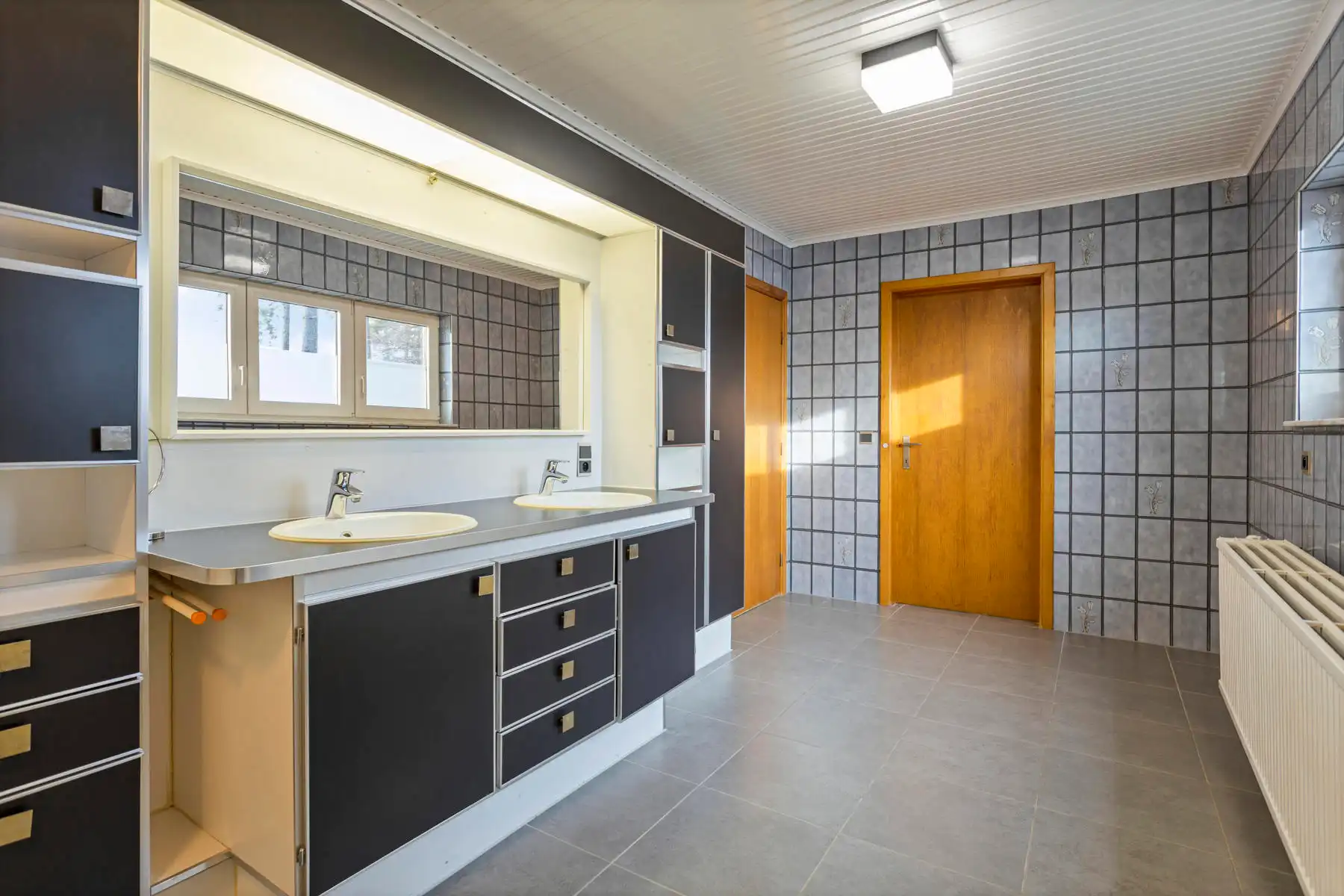 Ruim handelspand + 2 vakantiewoningen. foto 35