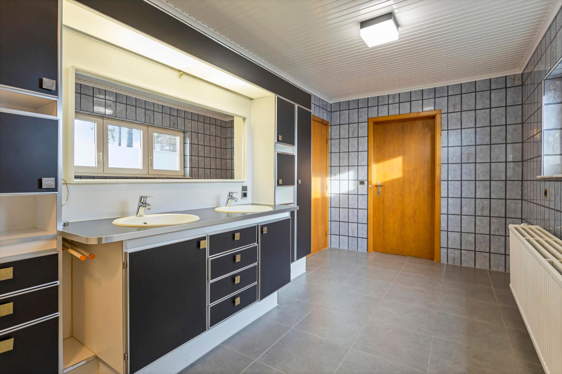 Ruim handelspand + 2 vakantiewoningen. foto 34