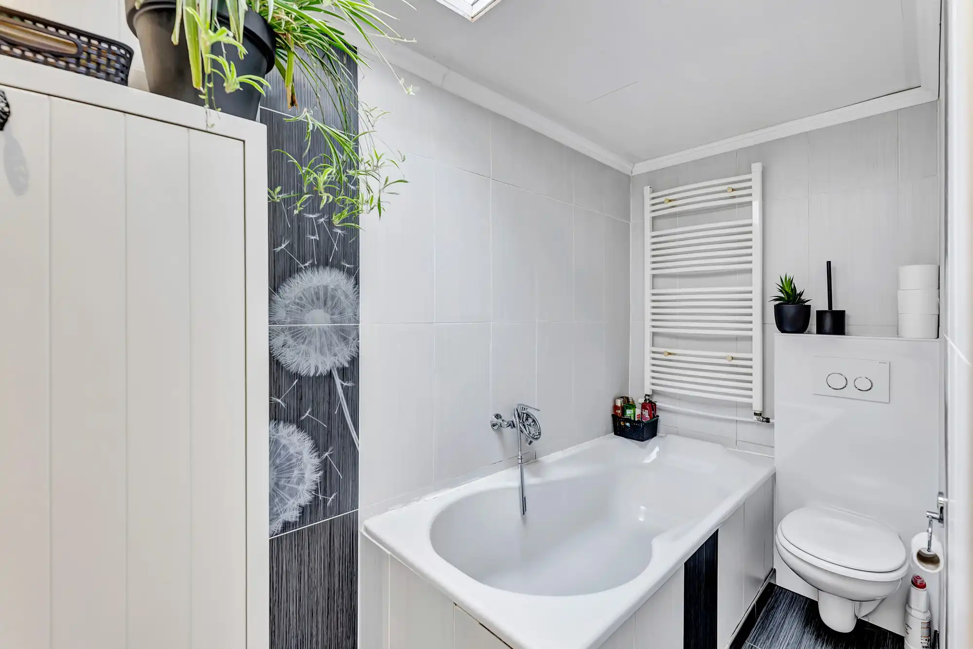 Instapklare woning met ruime garage op groene locatie foto 12