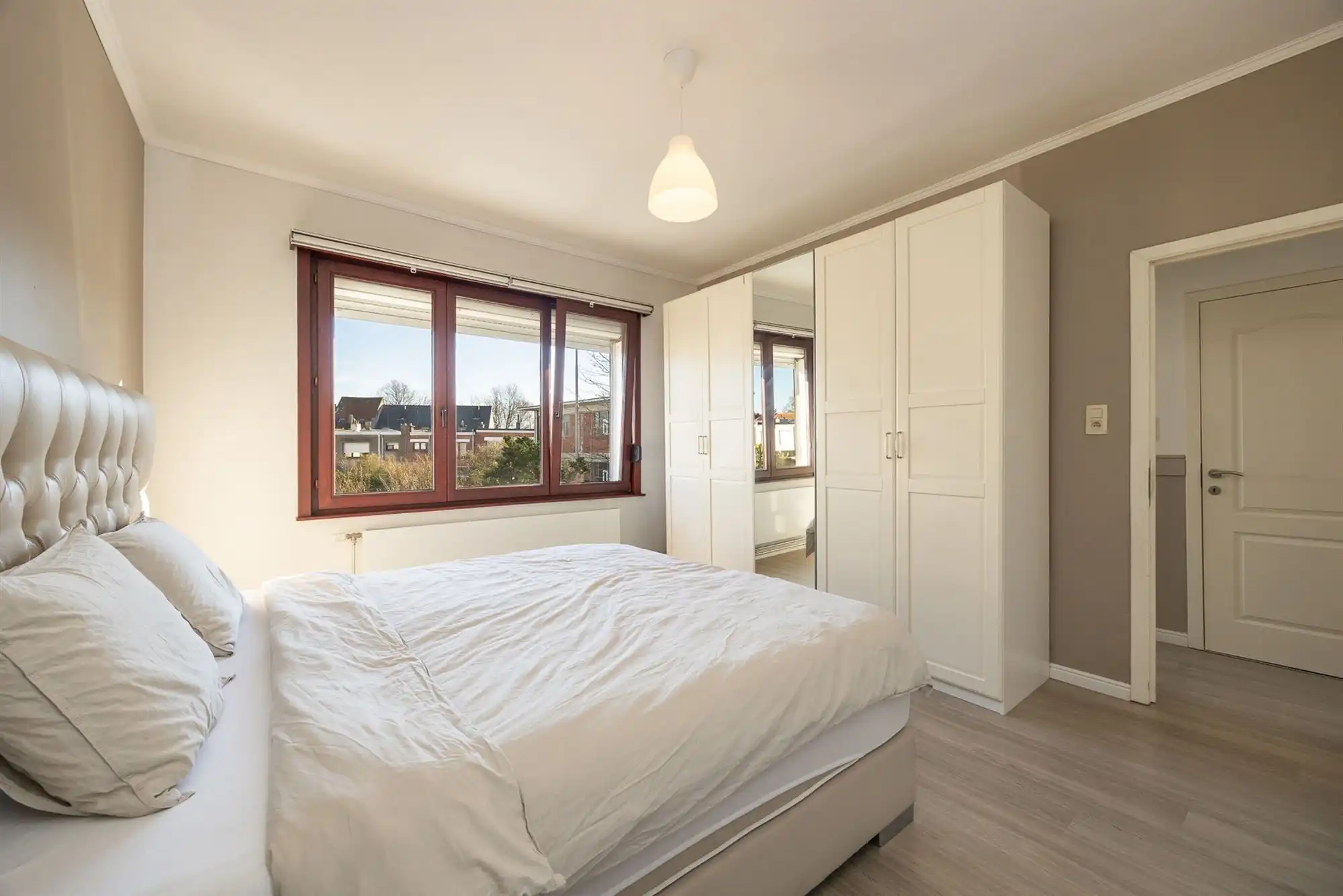 Gerenoveerde eengezinswoning met 3 slpk. en tuin foto 17