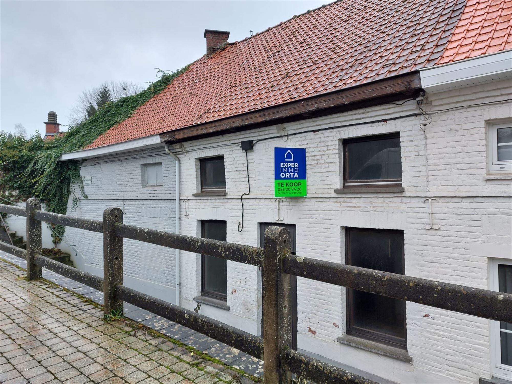 Hoofdfoto van de publicatie: Volledig te renoveren rijwoning