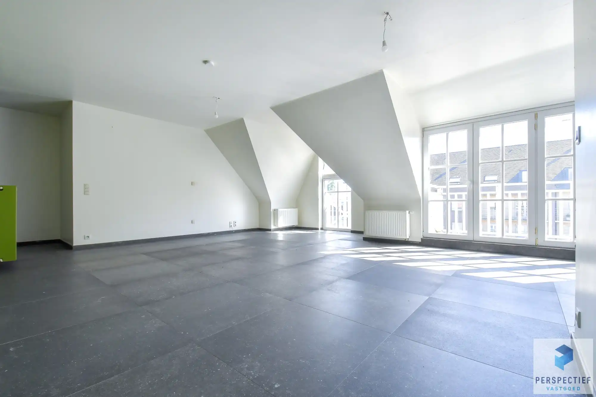 Ruim en modern woonappartement (bouwjaar 2020) met 2 slaapkamers en terras. foto 3