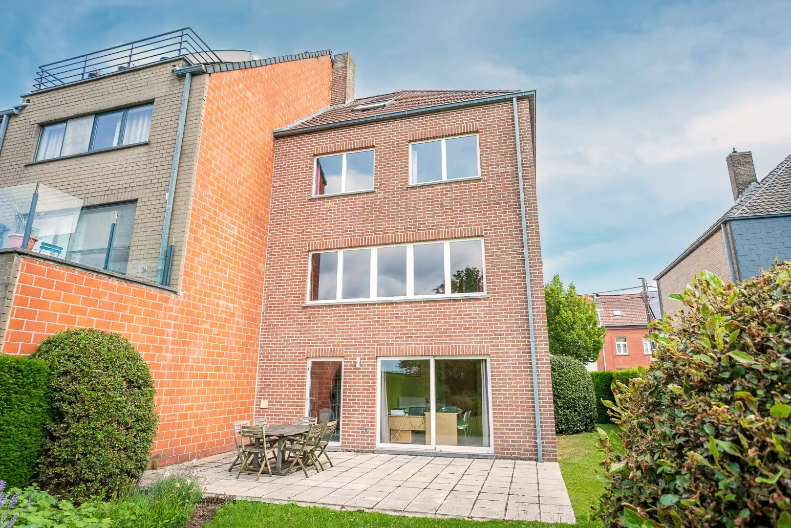Verzorgde 3-gevelwoning met 3 slpk en tuin te Halle foto 12