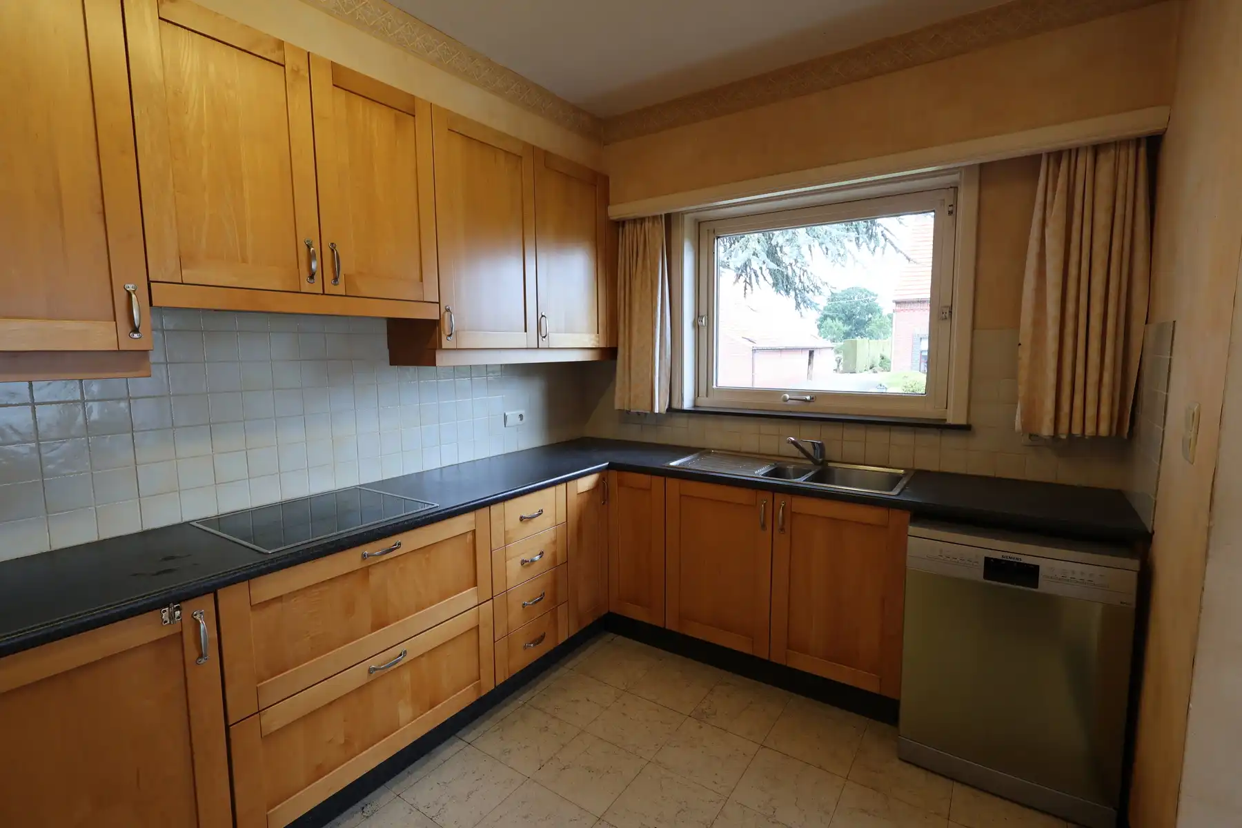 Laagbouwwoning met 2 slaapkamers op een perceel van 1.031m² foto 7