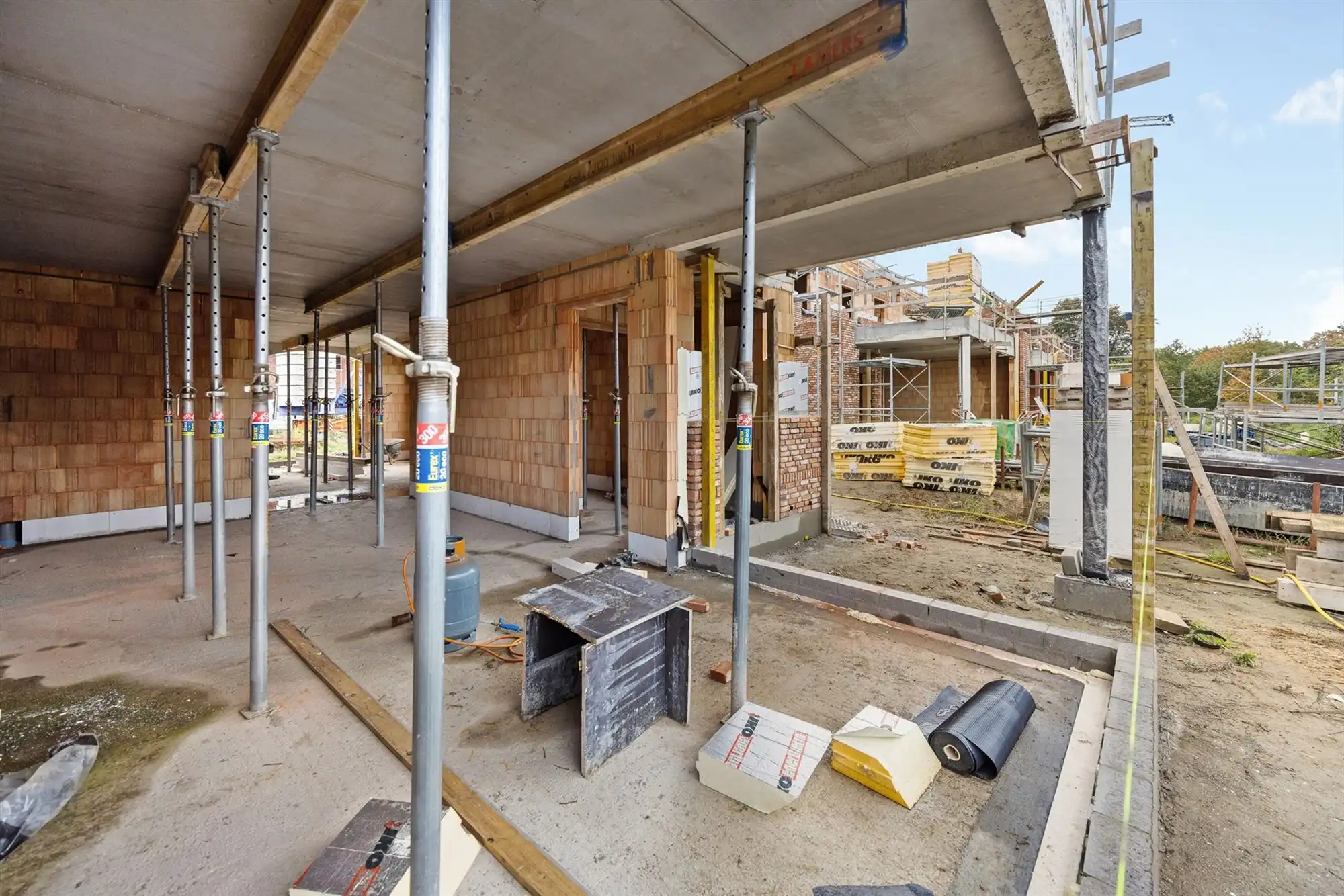 NIEUWBOUWWONING MET 3 SLAAPKAMERS UITERST CENTRAAL DOCH RUSTIG GELEGEN TE ZONHOVEN foto 3