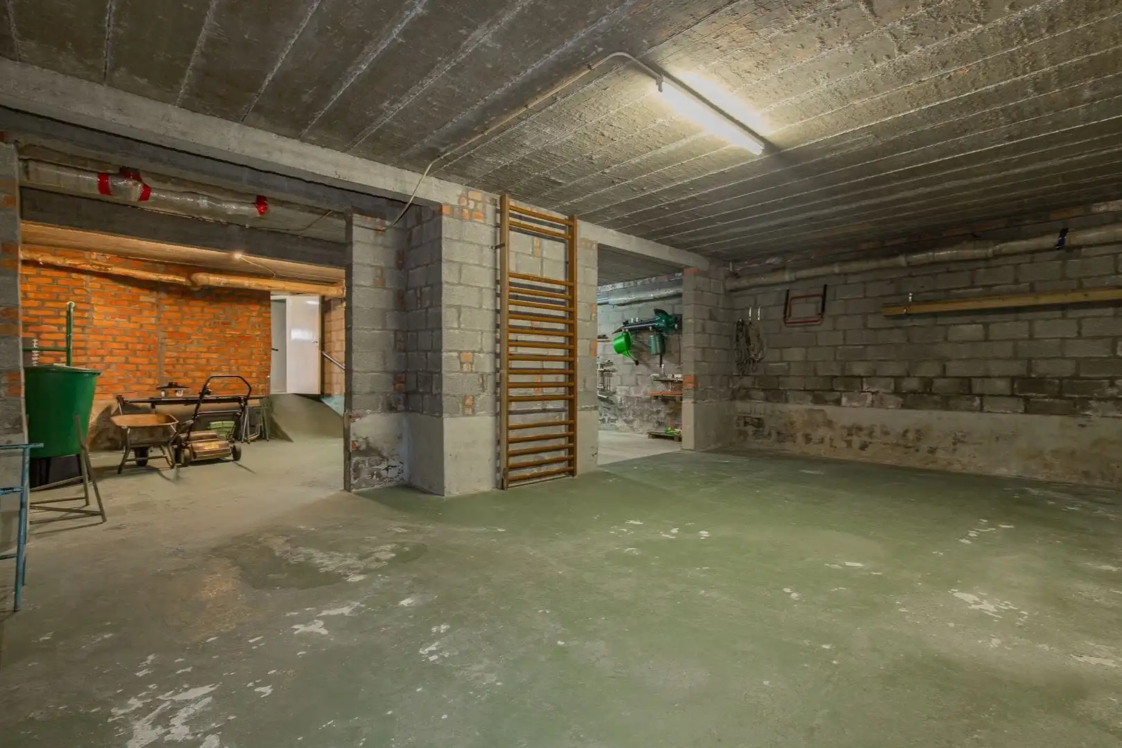 RUIME OPEN BEBOUWING OP EEN PERCEEL VAN 2.810 M² VEEL POTENTIEEL EN PRACHTIGE TUIN foto 29