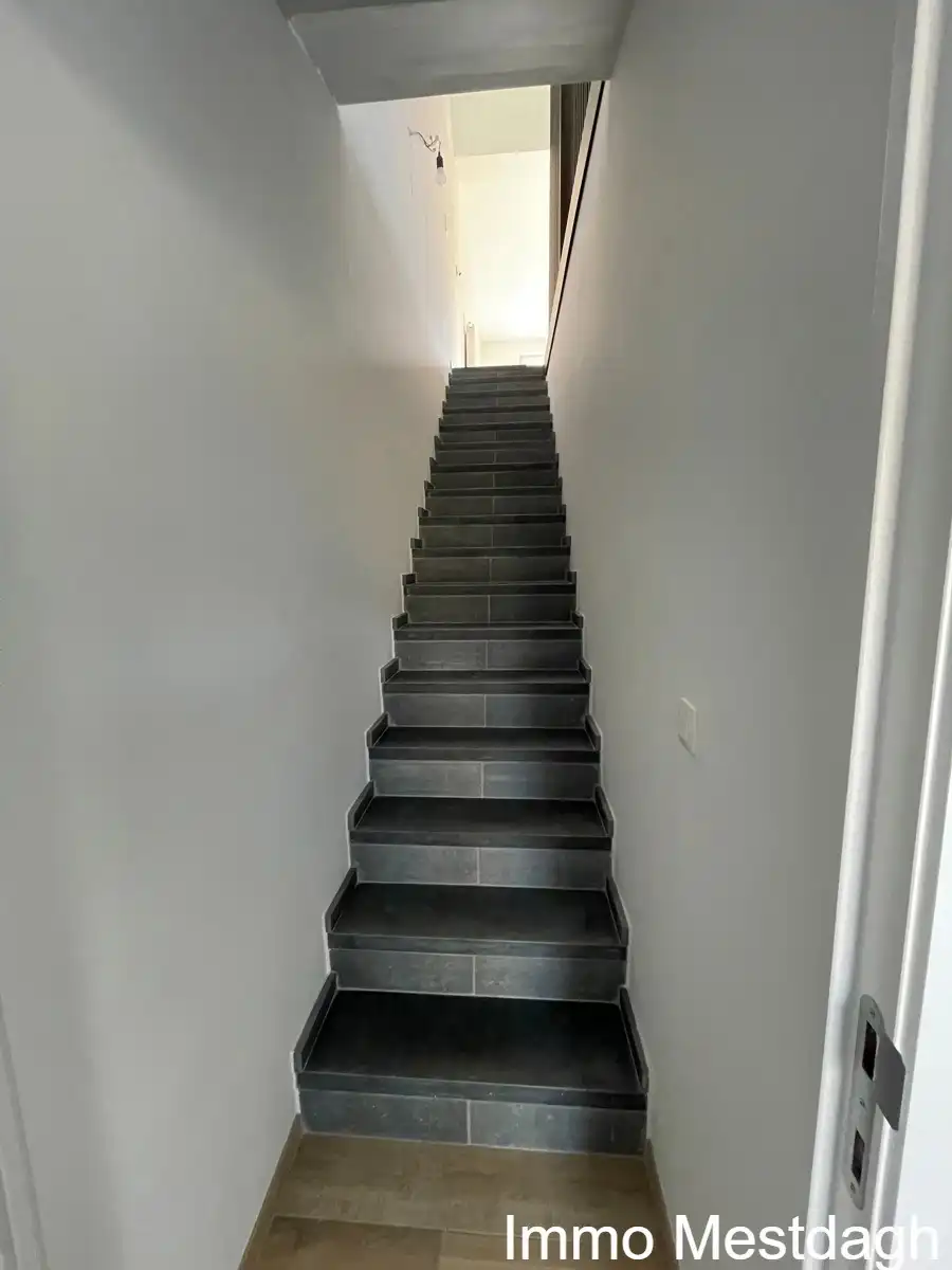 Ruim en modern afgewerkt duplexappartement (3 SLK) in het centrum van Paal foto 5