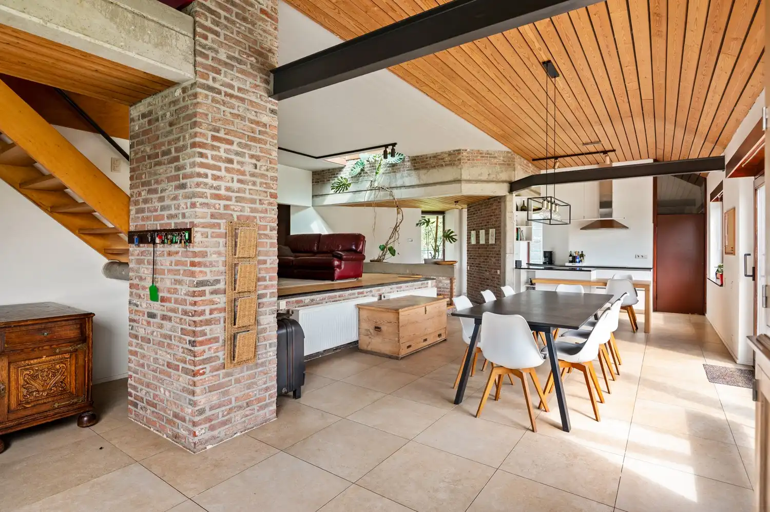 Open bebouwing met 4 slaapkamers, 2 badkamers en tuin in Borsbeek! foto 15