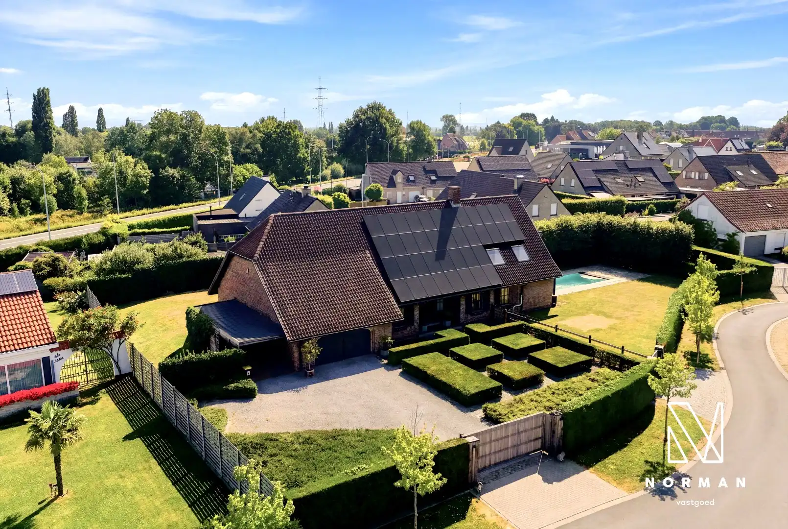 Villa met zwembad op een perceel van 1.598 m² foto 5